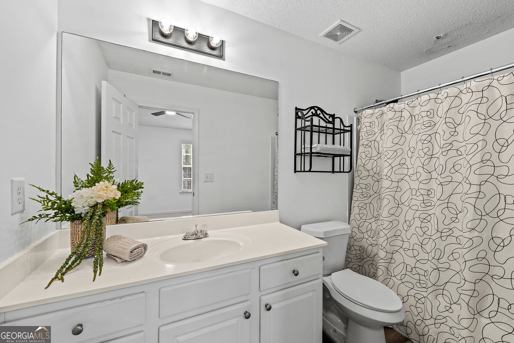 2 bedroom, 2.5 bathroom, 1,313 sq ft townhouse for sale at 126 Riverstone Commons Circle, Canton, GA 30114 — photo 4