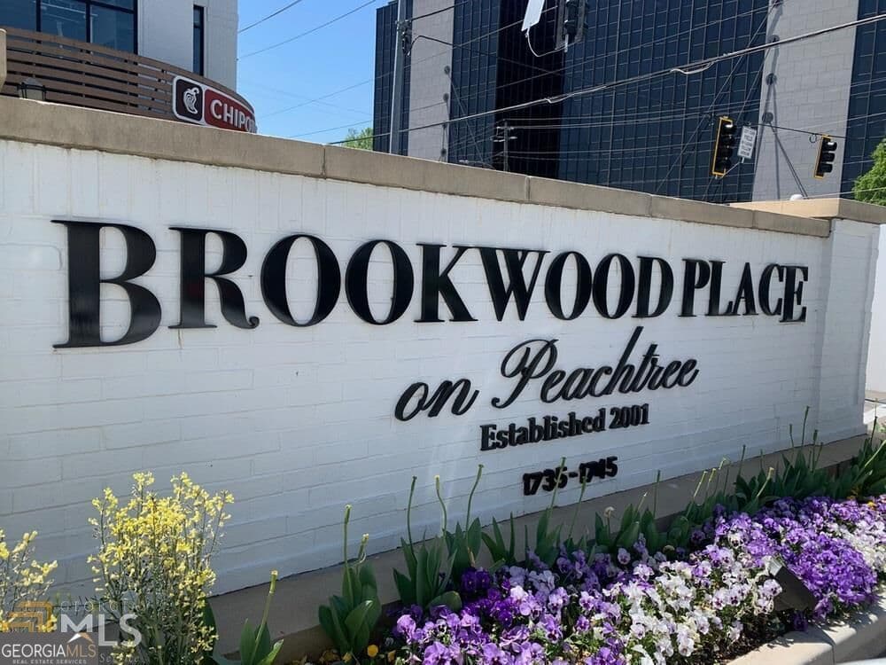 2 bedroom, 2 bathroom, 1,355 sq ft condominium for sale at 1735 Peachtree Street 212, Atlanta, GA 30309 — photo 2