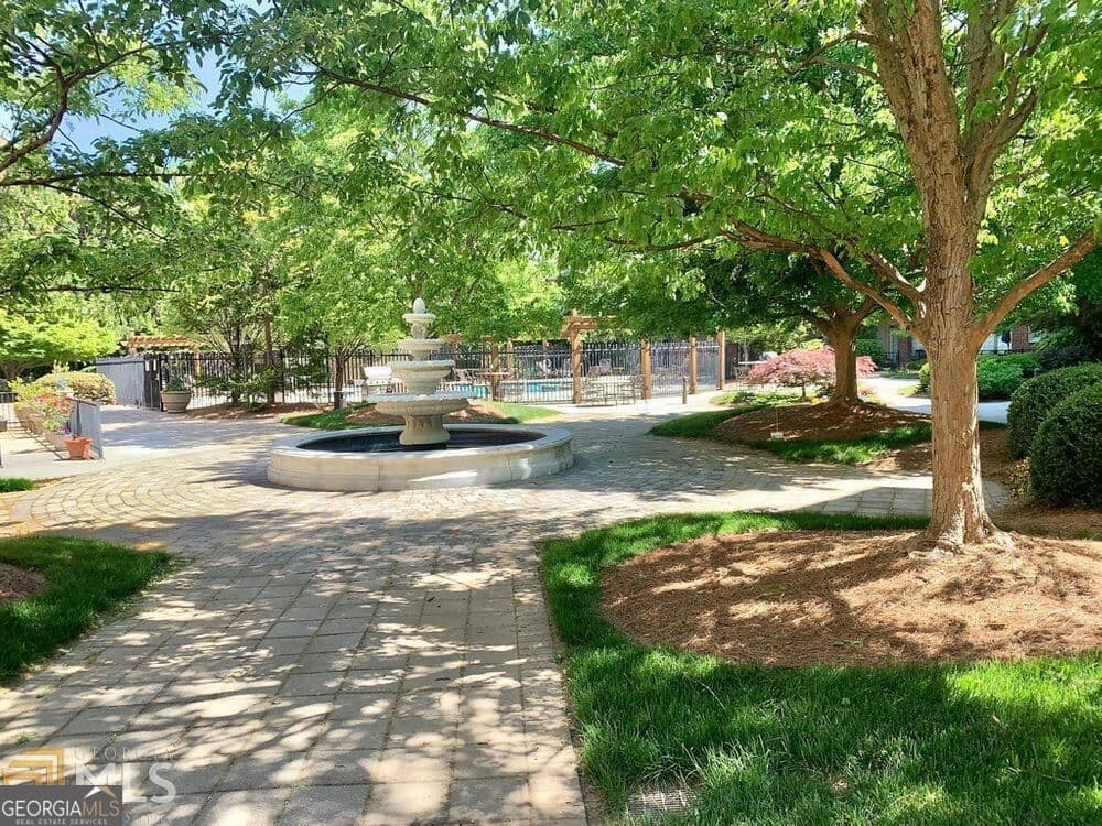 2 bedroom, 2 bathroom, 1,355 sq ft condominium for sale at 1735 Peachtree Street 212, Atlanta, GA 30309 — photo 6