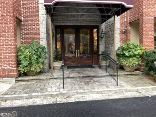 2 bedroom, 2 bathroom, 1,355 sq ft condominium for sale at 1735 Peachtree Street 212, Atlanta, GA 30309 — photo 3