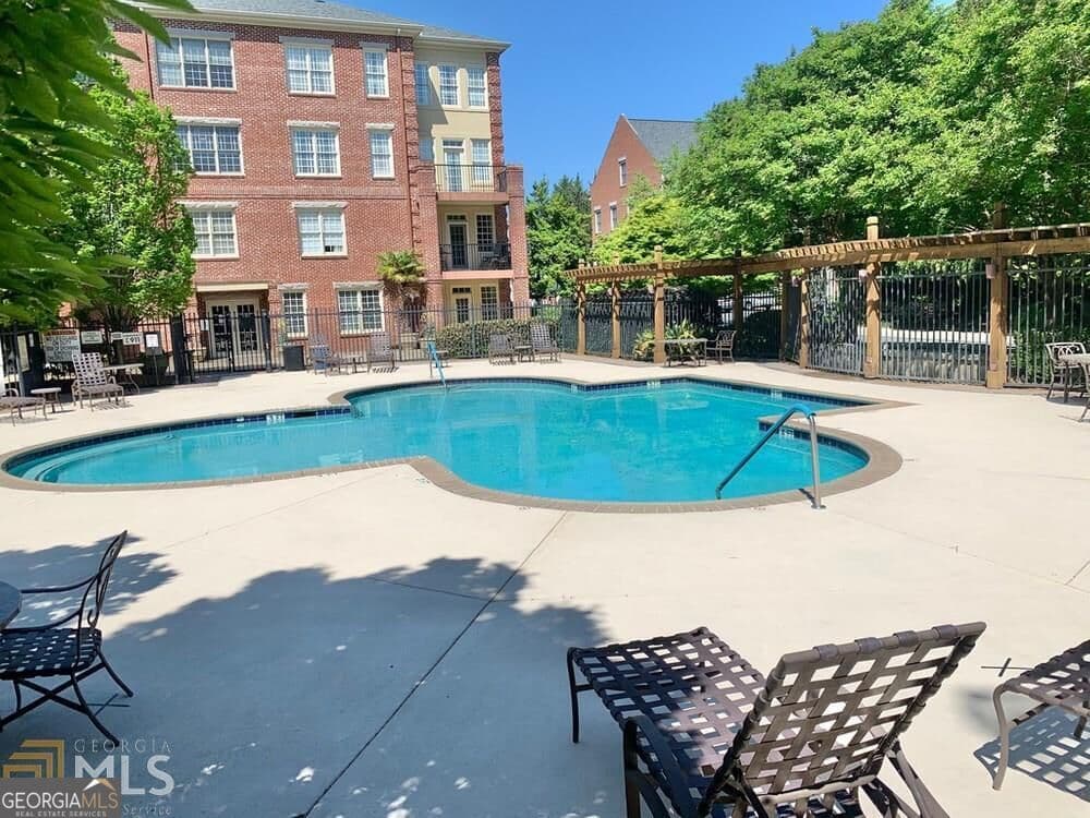 2 bedroom, 2 bathroom, 1,355 sq ft condominium for sale at 1735 Peachtree Street 212, Atlanta, GA 30309 — photo 5