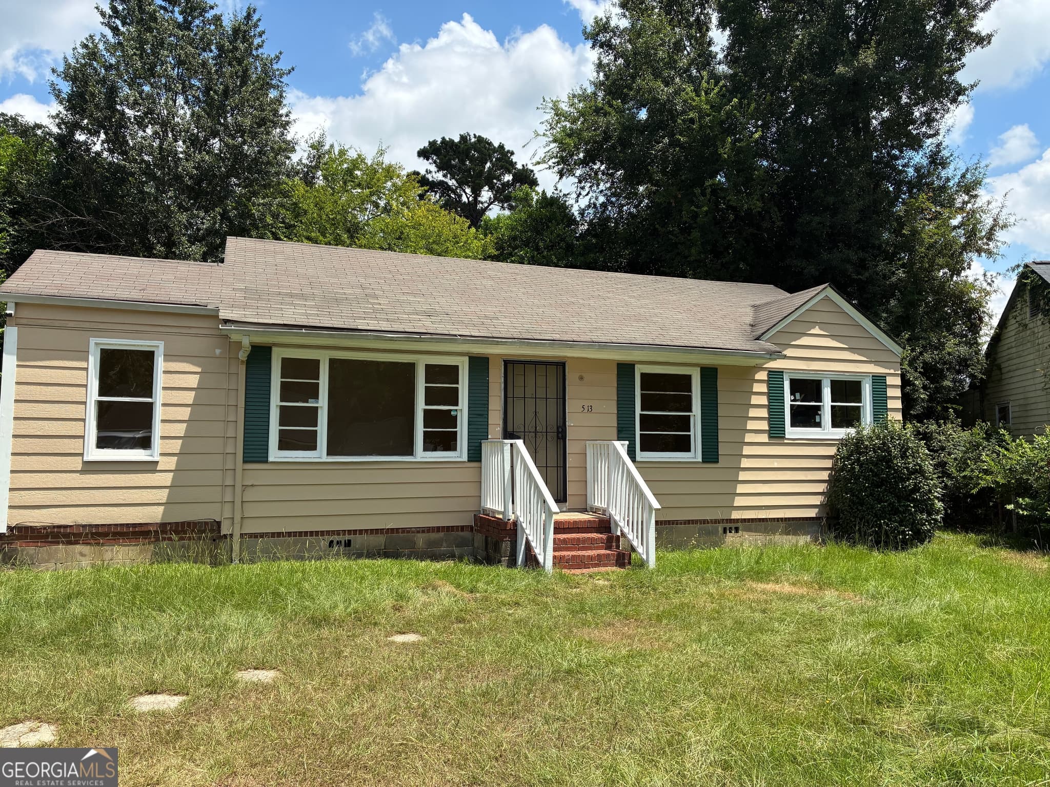 2 bedroom, 1 bathroom, 960 sq ft single family residence for sale at 513 Lynmore Circle, Macon, GA 31206 — photo 1 of 9