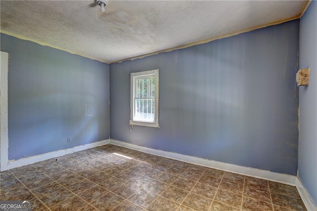 3 bedroom, 1 bathroom, 1,344 sq ft single family residence for sale at 120 Caraker Avenue, Milledgeville, GA 31061 — photo 7