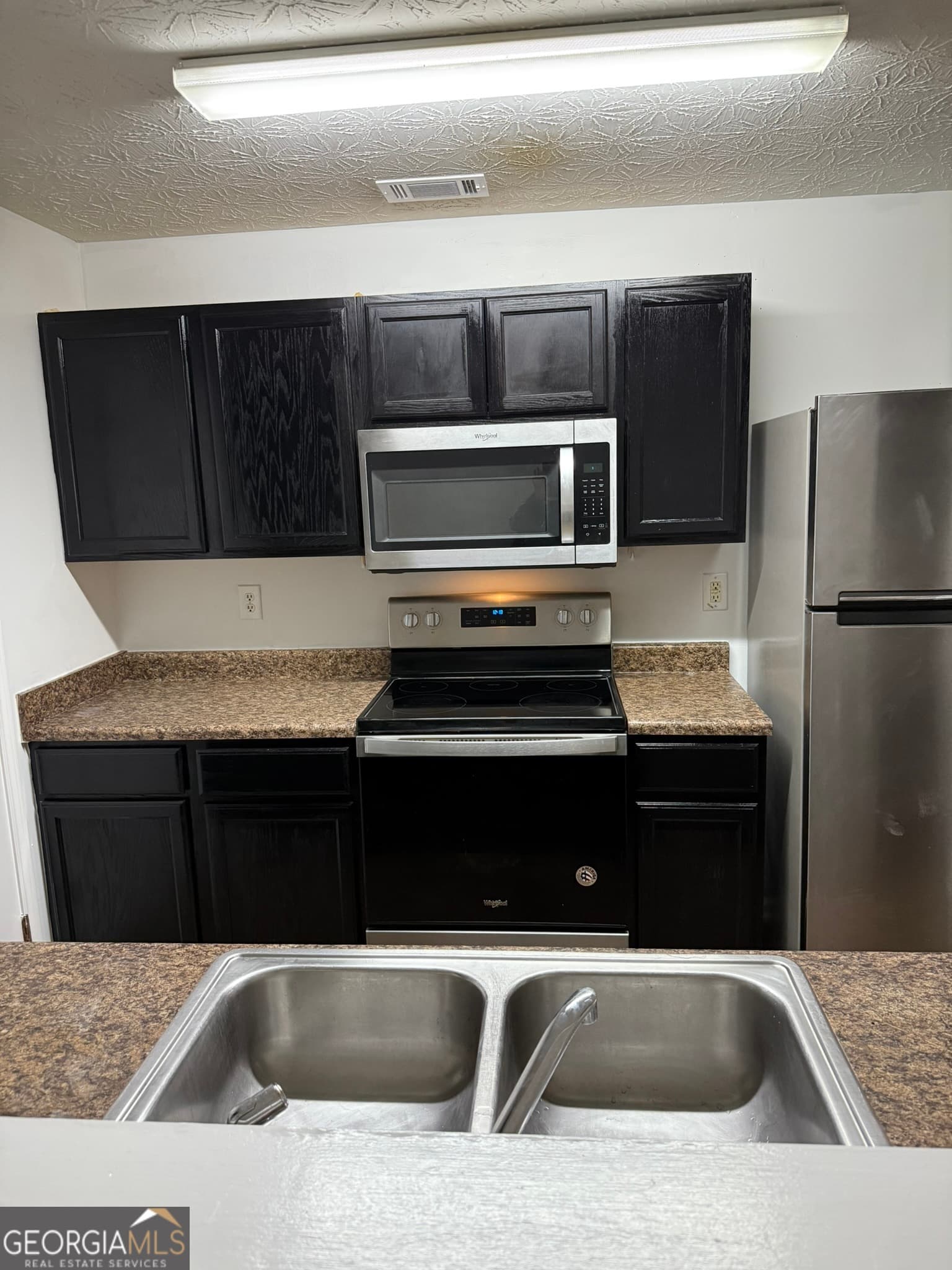 3 bedroom, 2 bathroom, 1,292 sq ft single family residence for rent at 10201 Fairington Ridge Circle, Lithonia, GA 30038 for $1,500 a month — photo 6