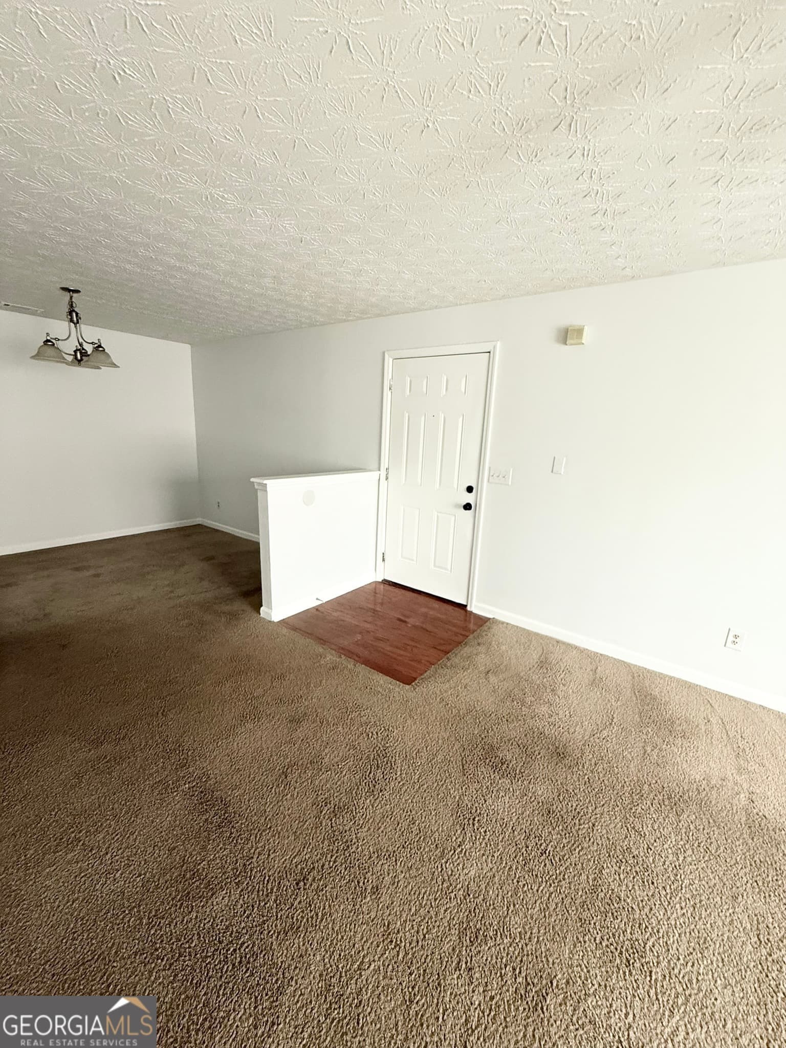 3 bedroom, 2 bathroom, 1,292 sq ft single family residence for rent at 10201 Fairington Ridge Circle, Lithonia, GA 30038 for $1,500 a month — photo 4
