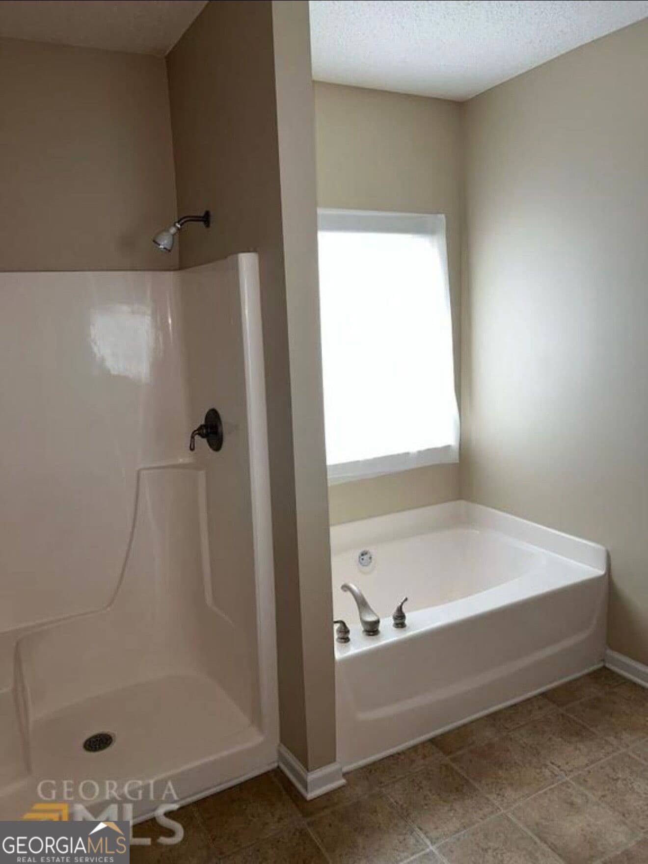 3 bedroom, 2 bathroom, 1,440 sq ft single family residence for rent at 221 Polo Lane, Locust Grove, GA 30248 for $2,100 a month — photo 5
