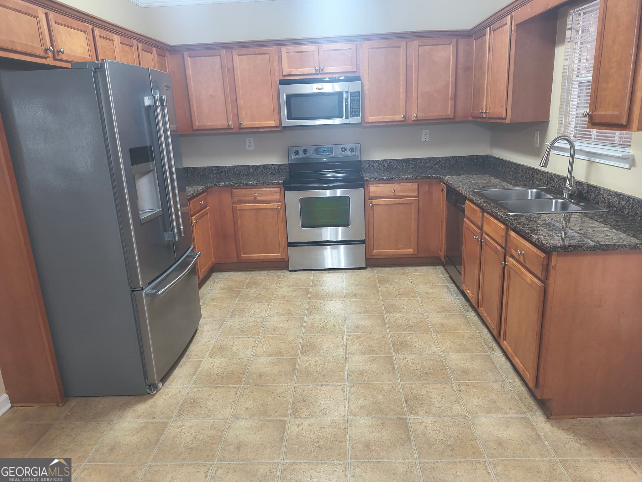 3 bedroom, 2 bathroom, 1,440 sq ft single family residence for rent at 221 Polo Lane, Locust Grove, GA 30248 for $2,100 a month — photo 4
