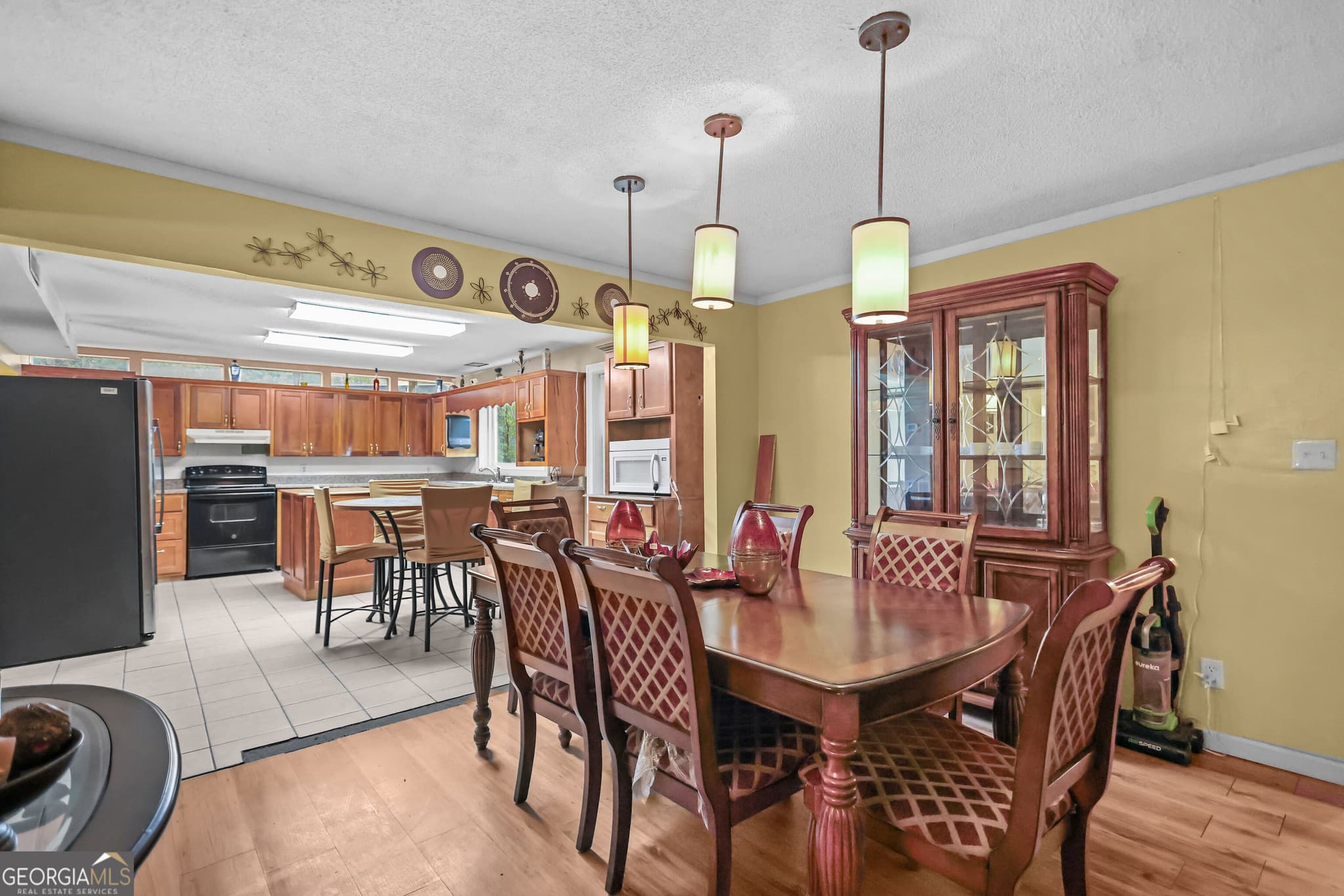 4 bedroom, 2.5 bathroom, 2,946 sq ft single family residence for sale at 412 S Willow Street, Jesup, GA 31546 — photo 6