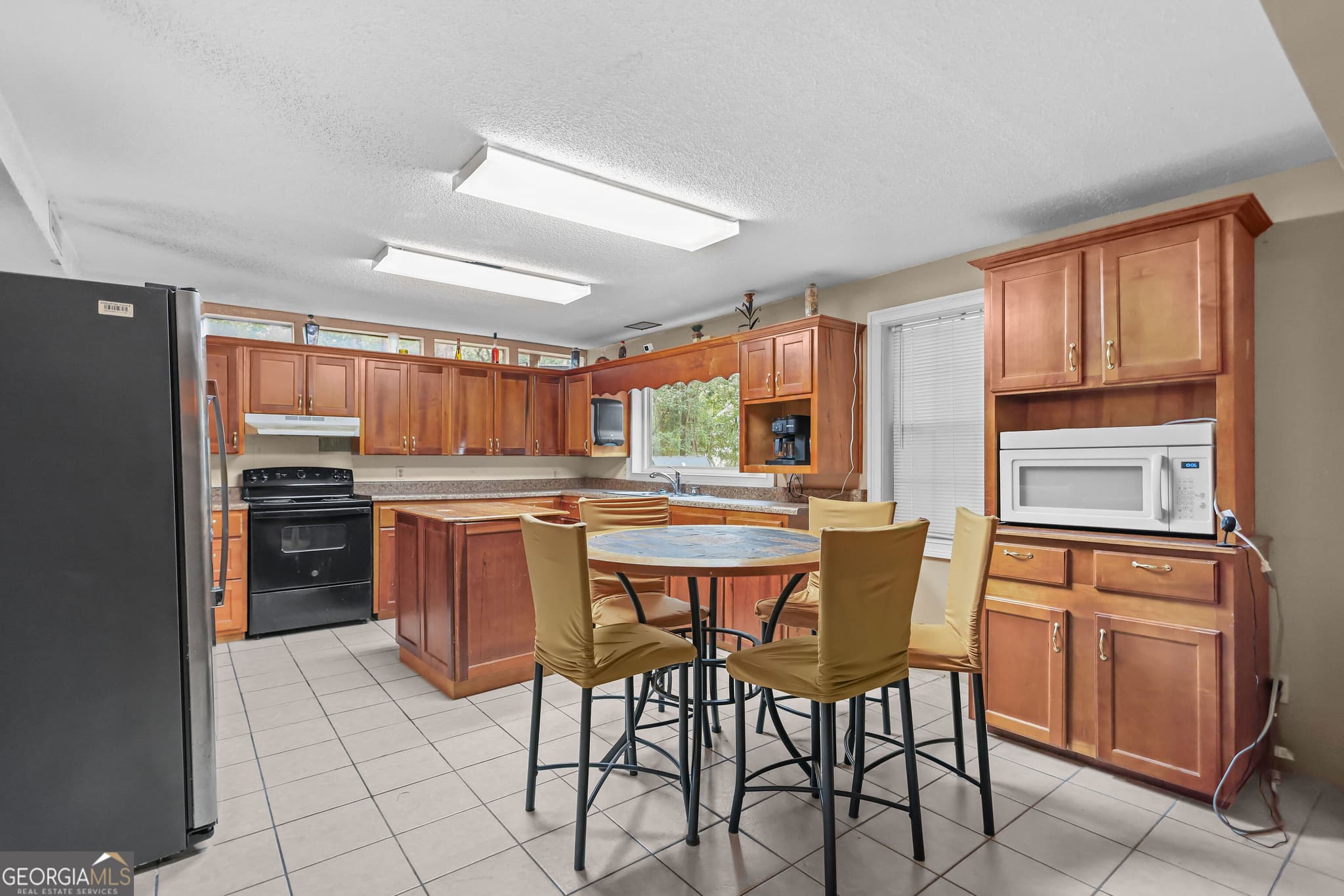 4 bedroom, 2.5 bathroom, 2,946 sq ft single family residence for sale at 412 S Willow Street, Jesup, GA 31546 — photo 7