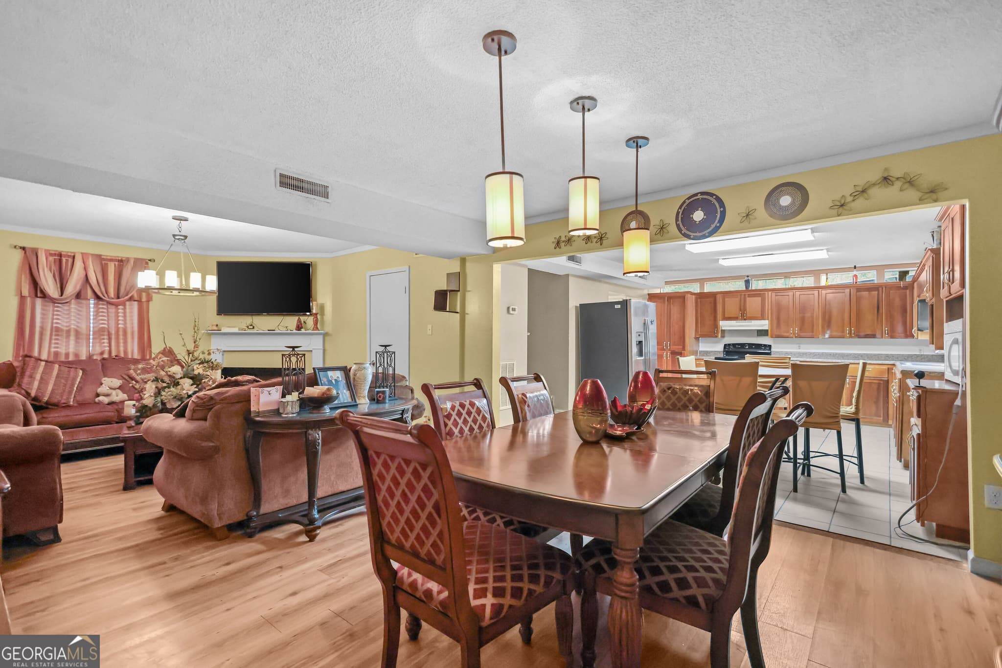 4 bedroom, 2.5 bathroom, 2,946 sq ft single family residence for sale at 412 S Willow Street, Jesup, GA 31546 — photo 4