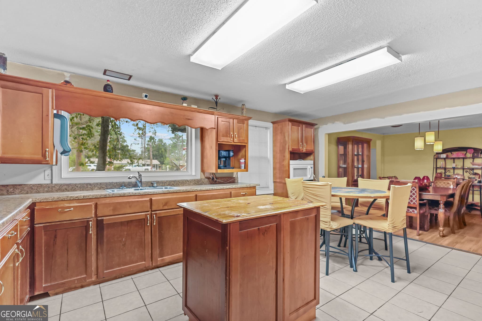 4 bedroom, 2.5 bathroom, 2,946 sq ft single family residence for sale at 412 S Willow Street, Jesup, GA 31546 — photo 8
