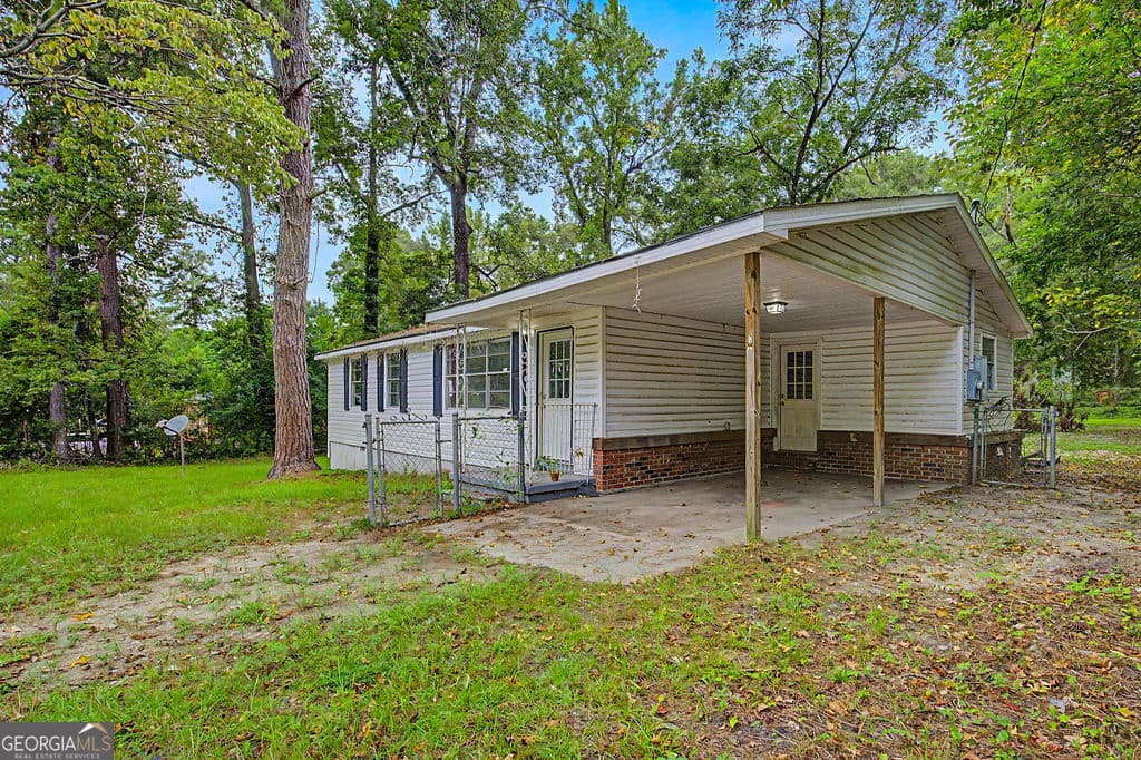3 bedroom, 1 bathroom, 1,300 sq ft single family residence for sale at 129 Alton Road, Macon, GA 31211 — photo 3