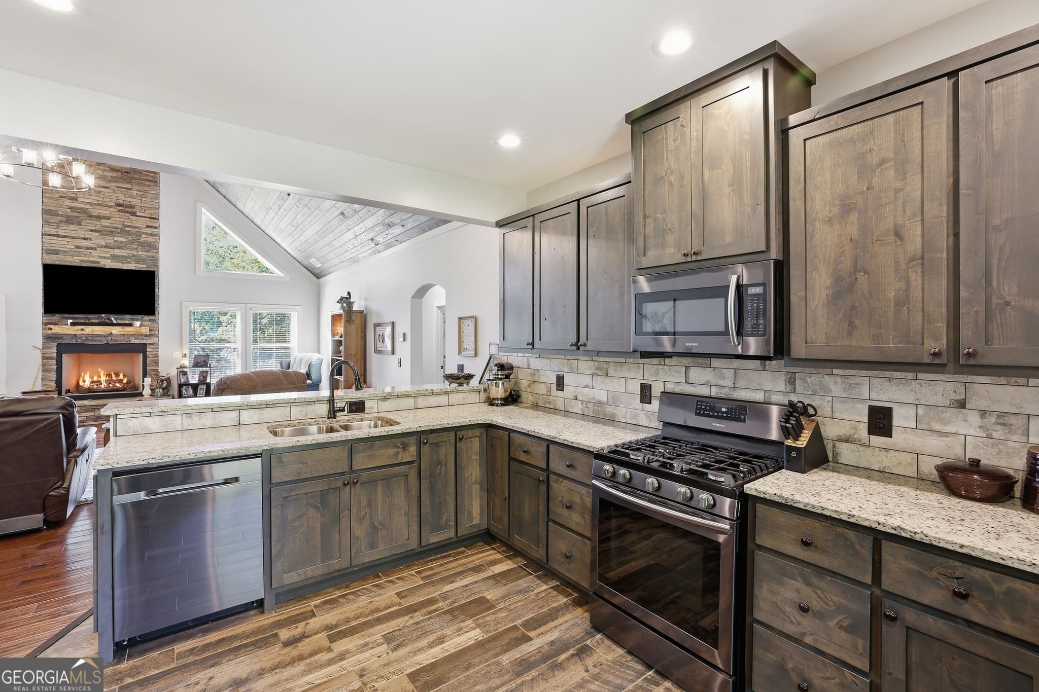 5 bedroom, 3 bathroom, 4,654 sq ft single family residence for sale at 2774 Damascus, Baldwin, GA 30511 — photo 6