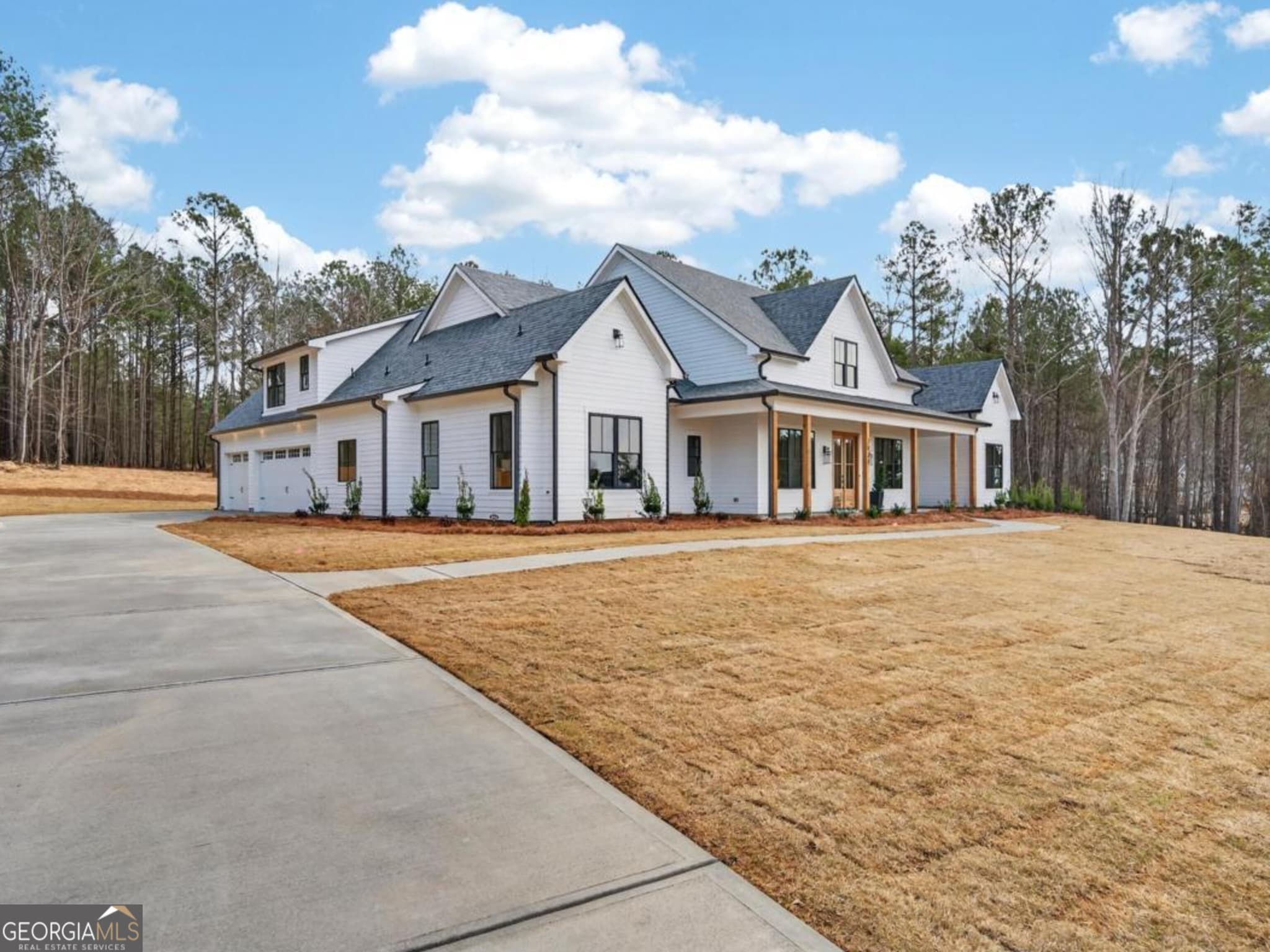 5 bedroom, 4.5 bathroom, 3,140 sq ft single family residence for sale at 2020 Clearwater Drive, White Plains, GA 30678 — photo 2