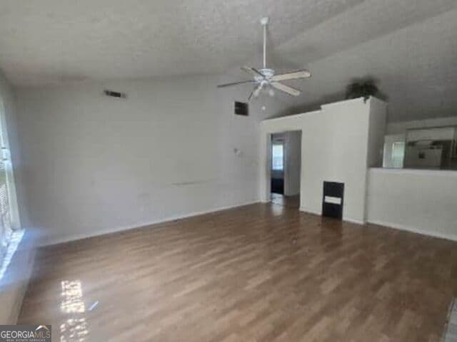 3 bedroom, 2 bathroom, 1,737 sq ft single family residence for sale at 205 Sport Way, Griffin, GA 30223 — photo 3