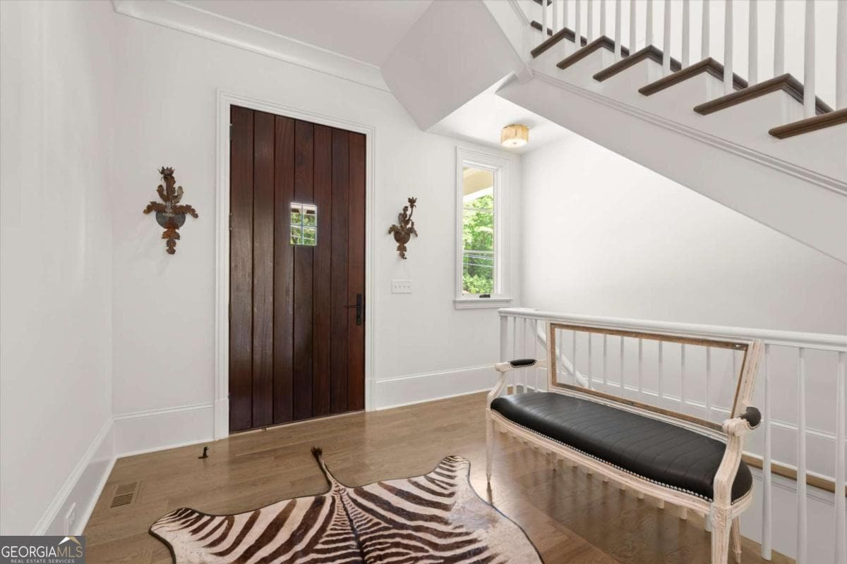 4 bedroom, 4.5 bathroom, 6,014 sq ft single family residence for sale at 4240 Paces Ferry Road, Atlanta, GA 30339 — photo 5