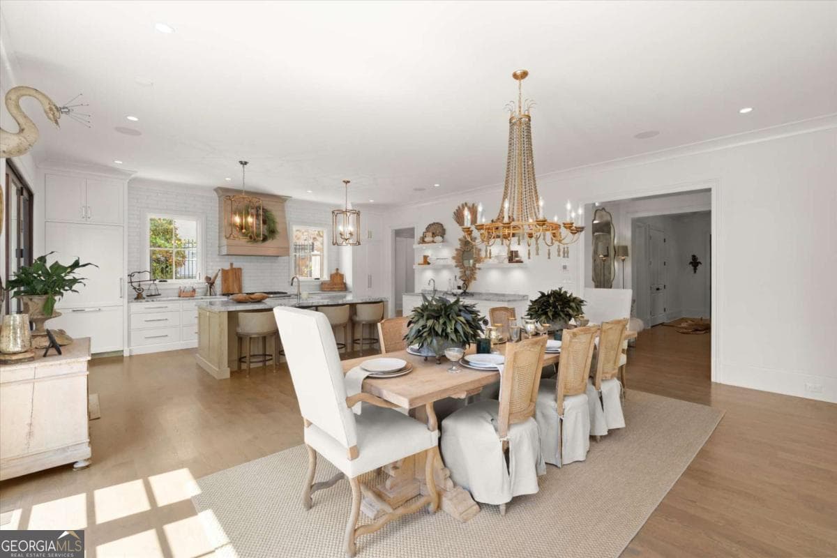 4 bedroom, 4.5 bathroom, 6,014 sq ft single family residence for sale at 4240 Paces Ferry Road, Atlanta, GA 30339 — photo 9