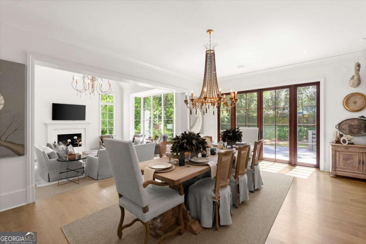 4 bedroom, 4.5 bathroom, 6,014 sq ft single family residence for sale at 4240 Paces Ferry Road, Atlanta, GA 30339 — photo 8