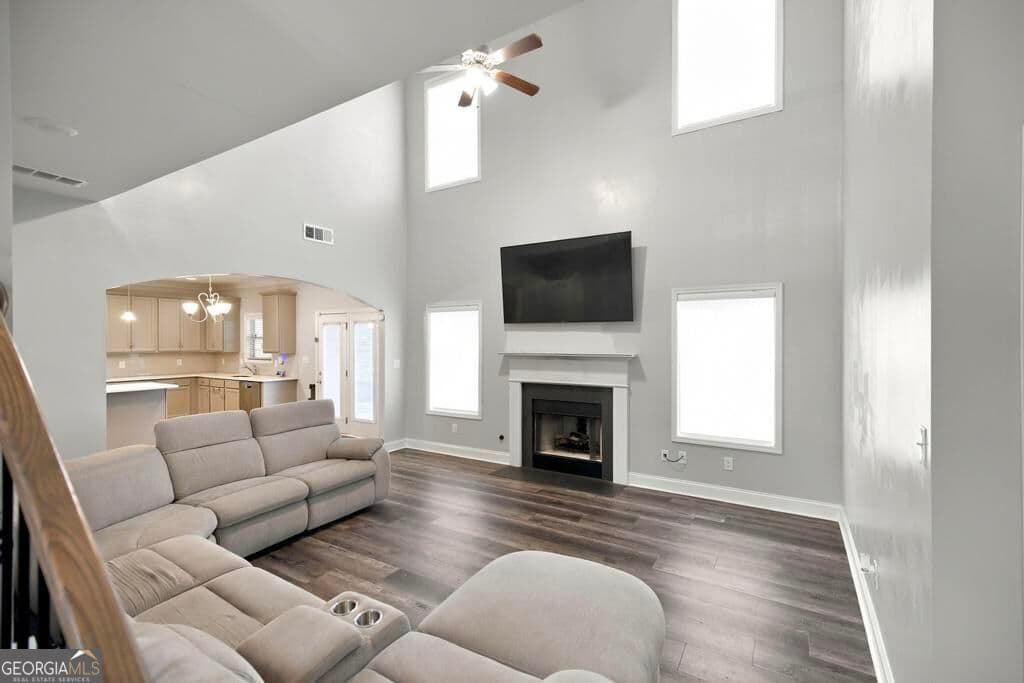 5 bedroom, 3 bathroom, 2,683 sq ft single family residence for sale at 109 Lacey Oak Lane, Bonaire, GA 31005 — photo 10
