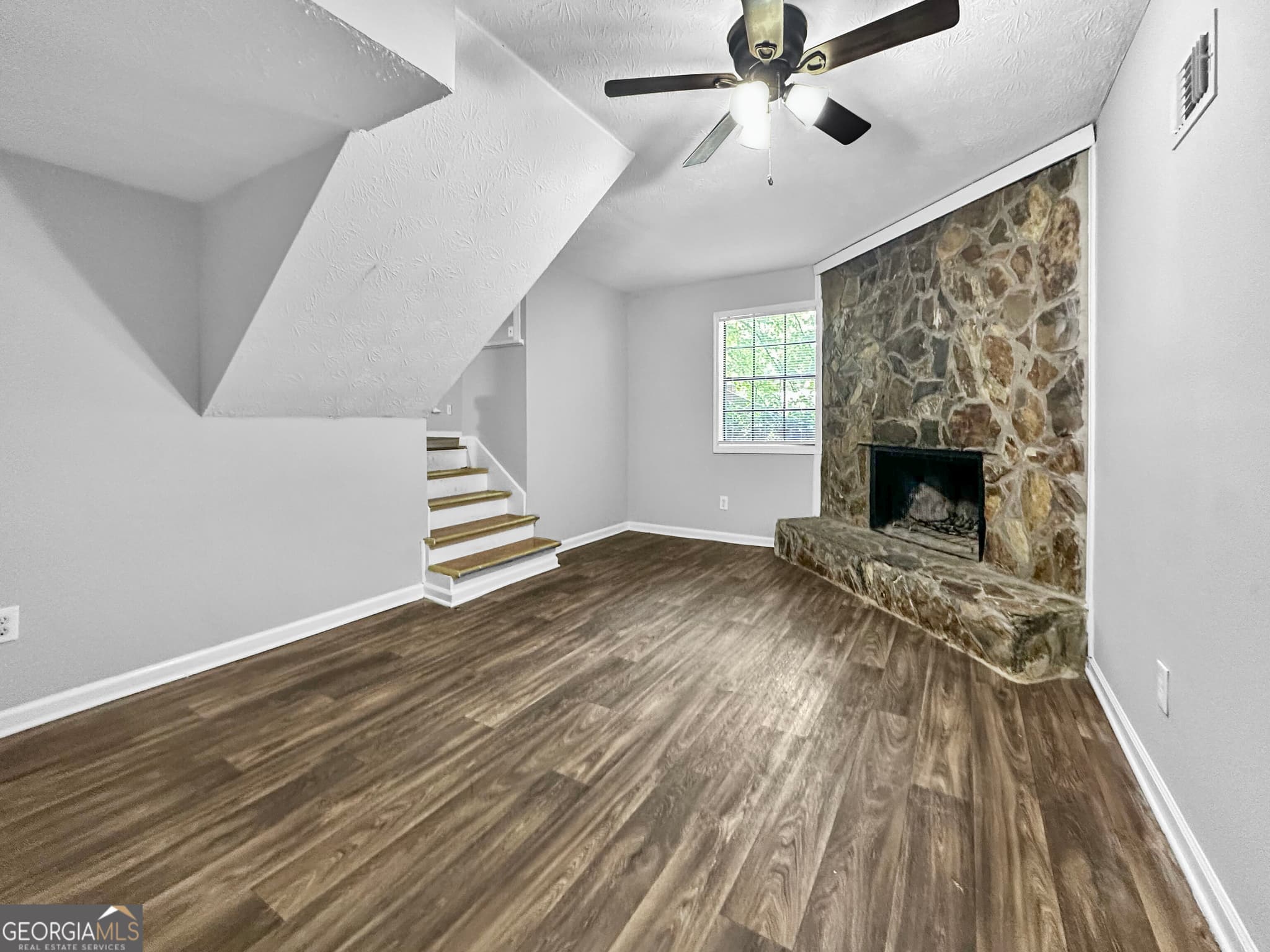 3 bedroom, 2 bathroom, 3,200 sq ft single family residence for rent at 191 Aaron Court, Riverdale, GA 30274 for $1,760 a month — photo 8