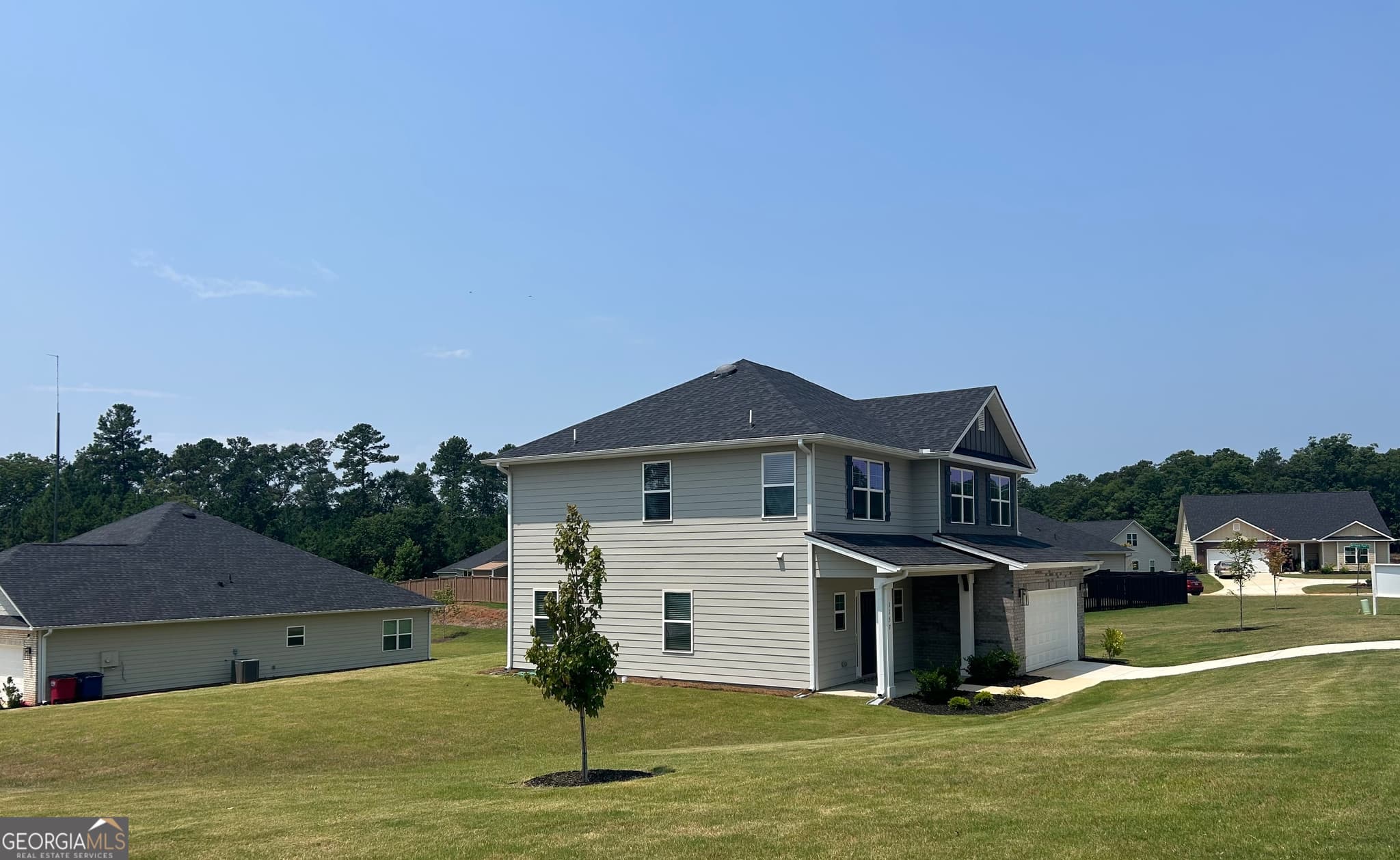 4 bedroom, 2.5 bathroom, 2,131 sq ft single family residence for sale at 1157 Barrington Place Way, Macon, GA 31220 — photo 3