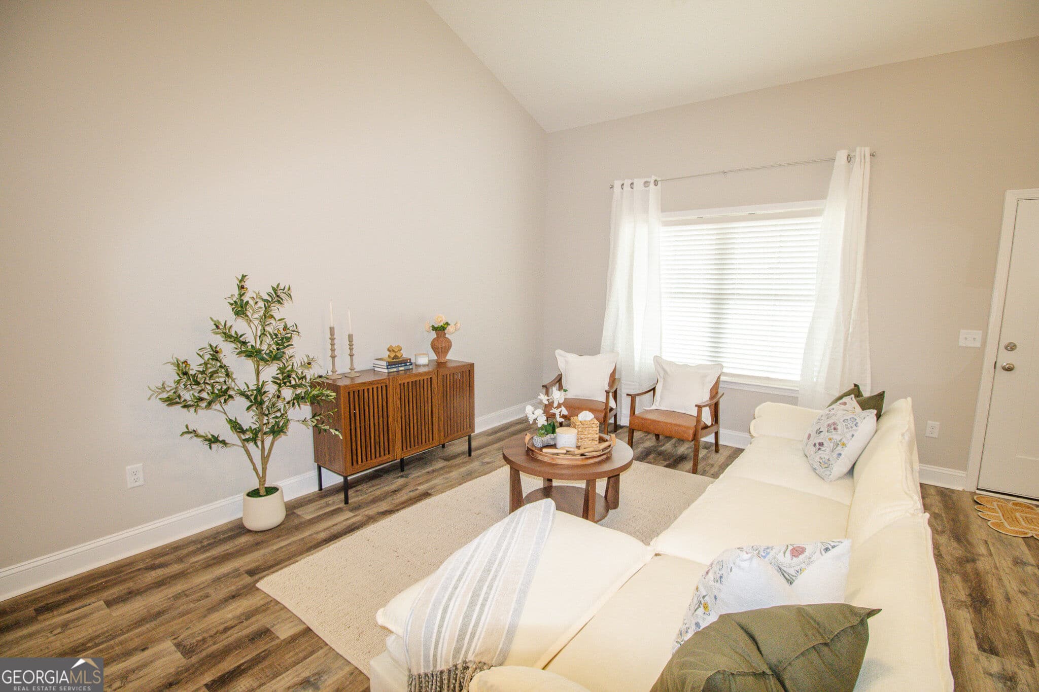 3 bedroom, 2 bathroom, 1,370 sq ft duplex for rent at 206 Big Branch Drive B, Brooklet, GA 30415 for $1,800 a month — photo 5