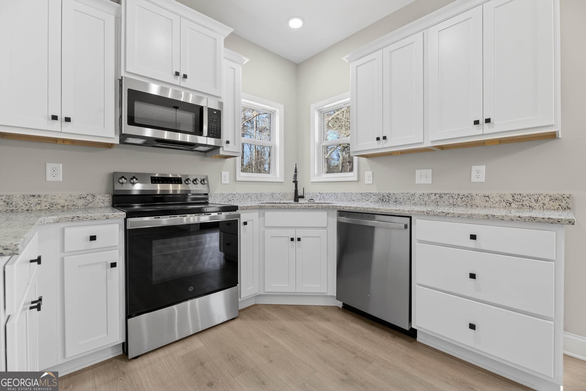 3 bedroom, 3 bathroom, 2,120 sq ft single family residence for sale at 3164 Sweetbriar Drive, Villa Rica, GA 30180 — photo 8