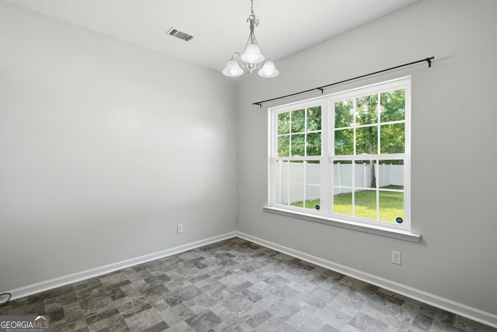 4 bedroom, 2.5 bathroom, 2,568 sq ft single family residence for sale at 1277 Peacock Trail, Hinesville, GA 31313 — photo 7