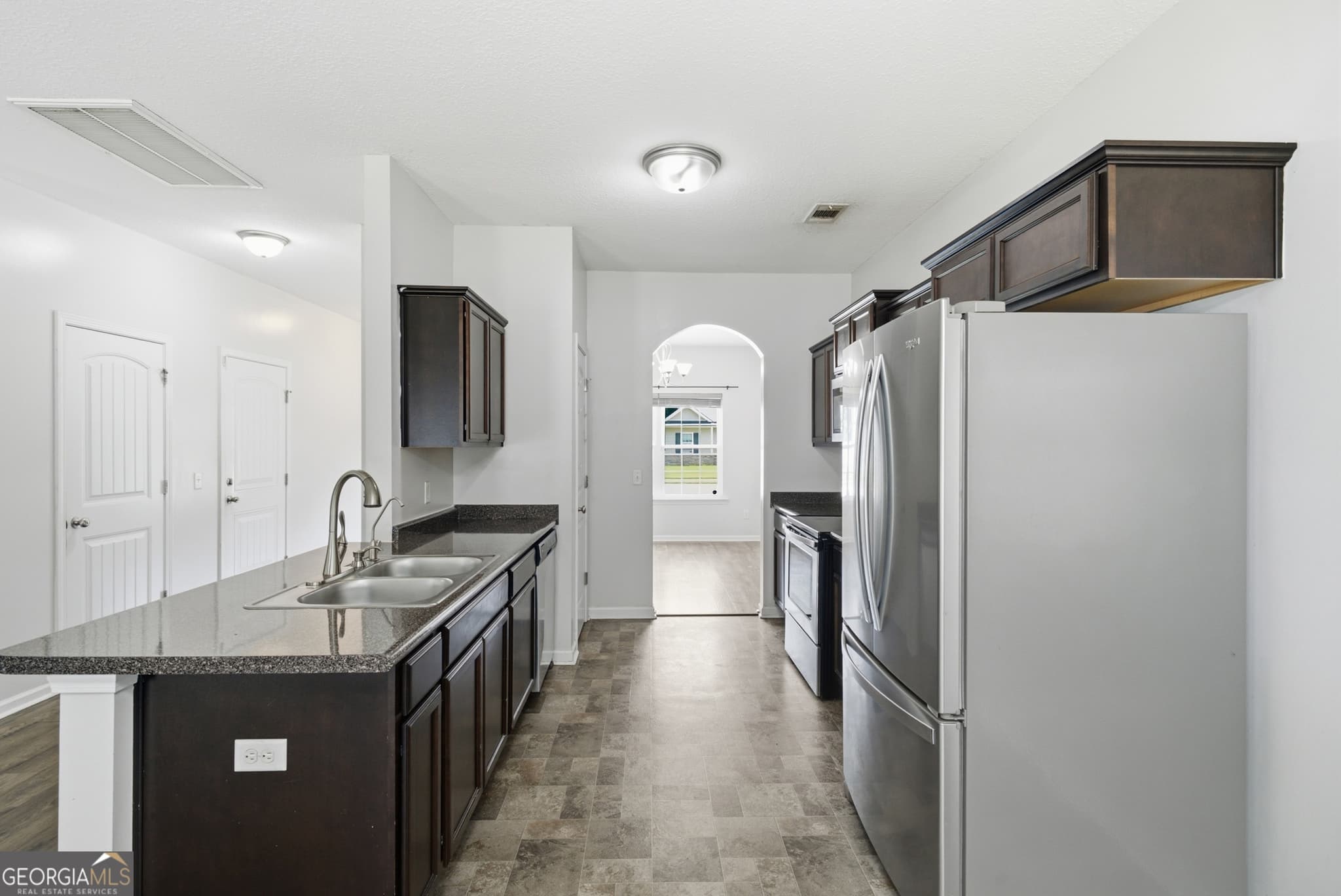4 bedroom, 2.5 bathroom, 2,568 sq ft single family residence for sale at 1277 Peacock Trail, Hinesville, GA 31313 — photo 9