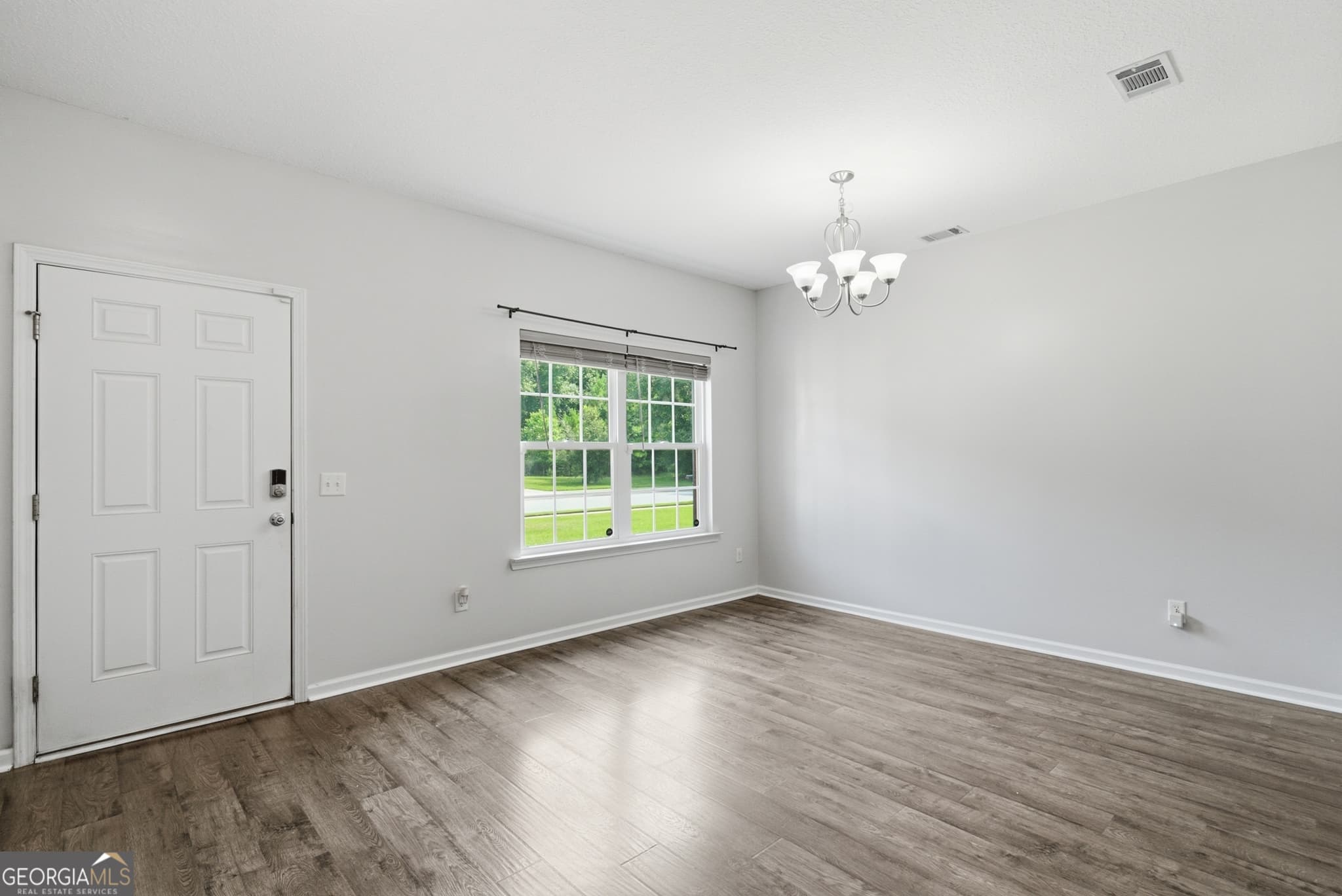 4 bedroom, 2.5 bathroom, 2,568 sq ft single family residence for sale at 1277 Peacock Trail, Hinesville, GA 31313 — photo 4
