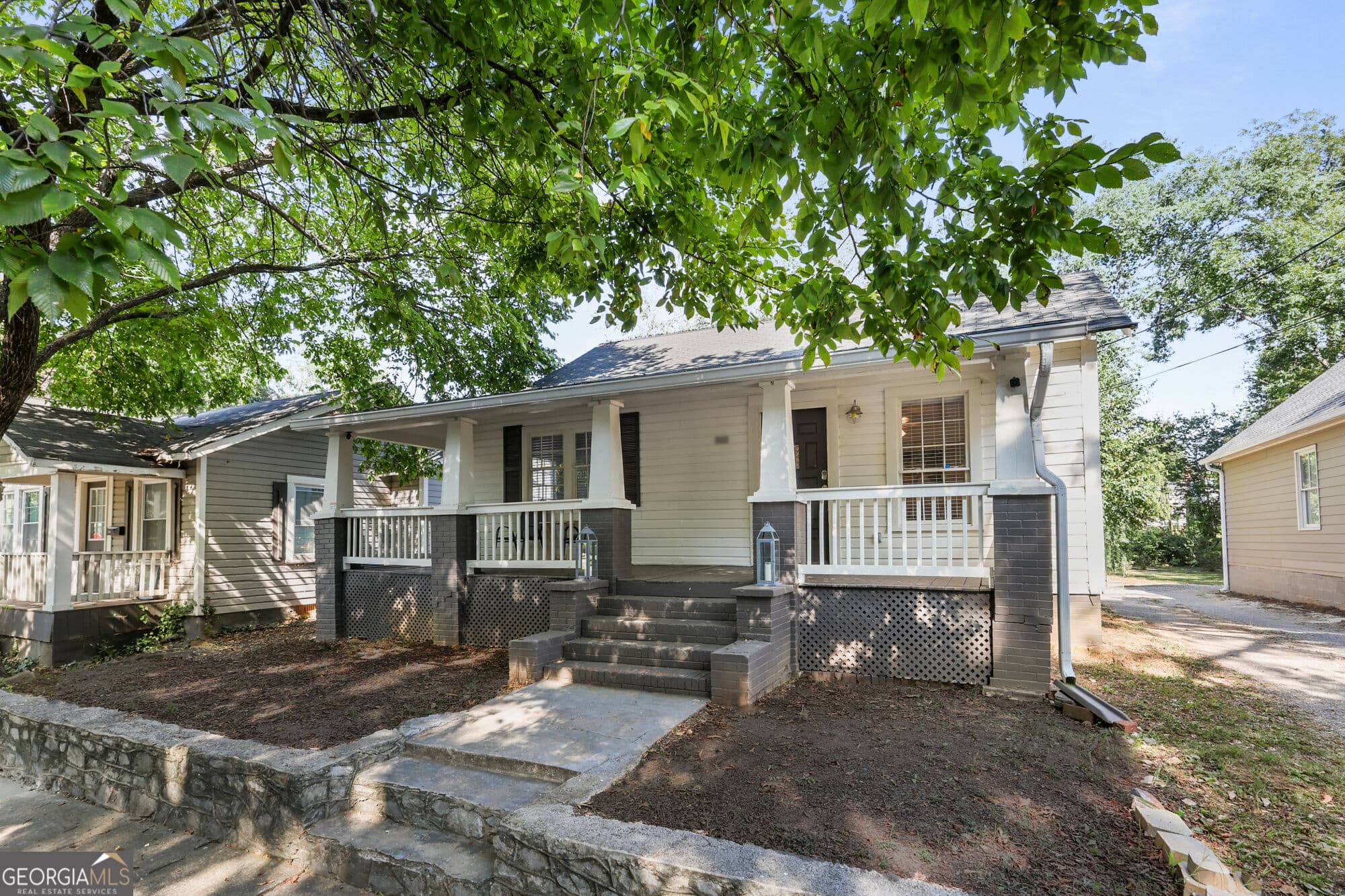 2 bedroom, 2 bathroom, 1,242 sq ft single family residence for sale at 818 Avenue B, Rome, GA 30165