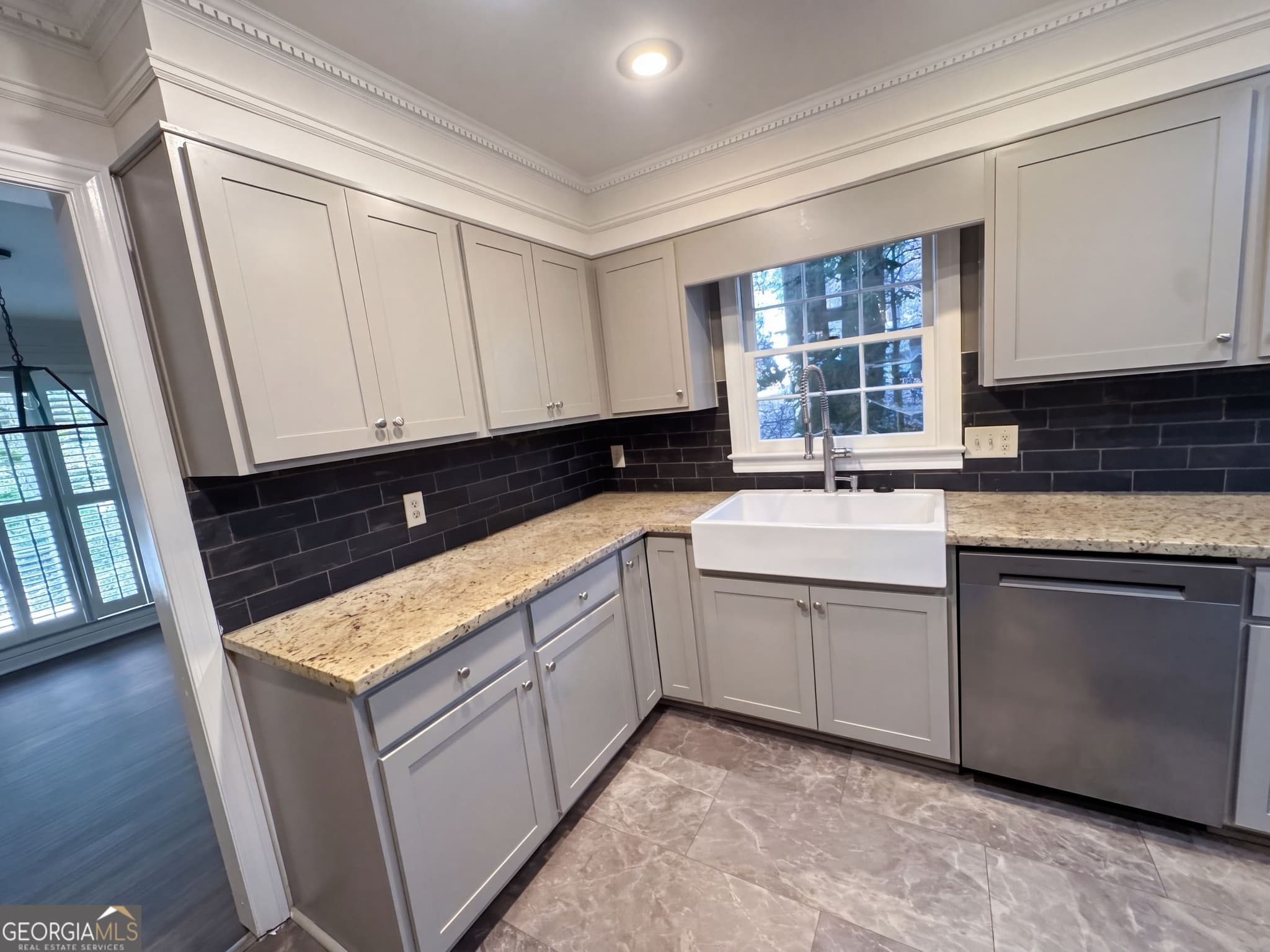 4 bedroom, 2.5 bathroom, 2,660 sq ft single family residence for sale at 305 Old Tree Trc, Roswell, GA 30075 — photo 7
