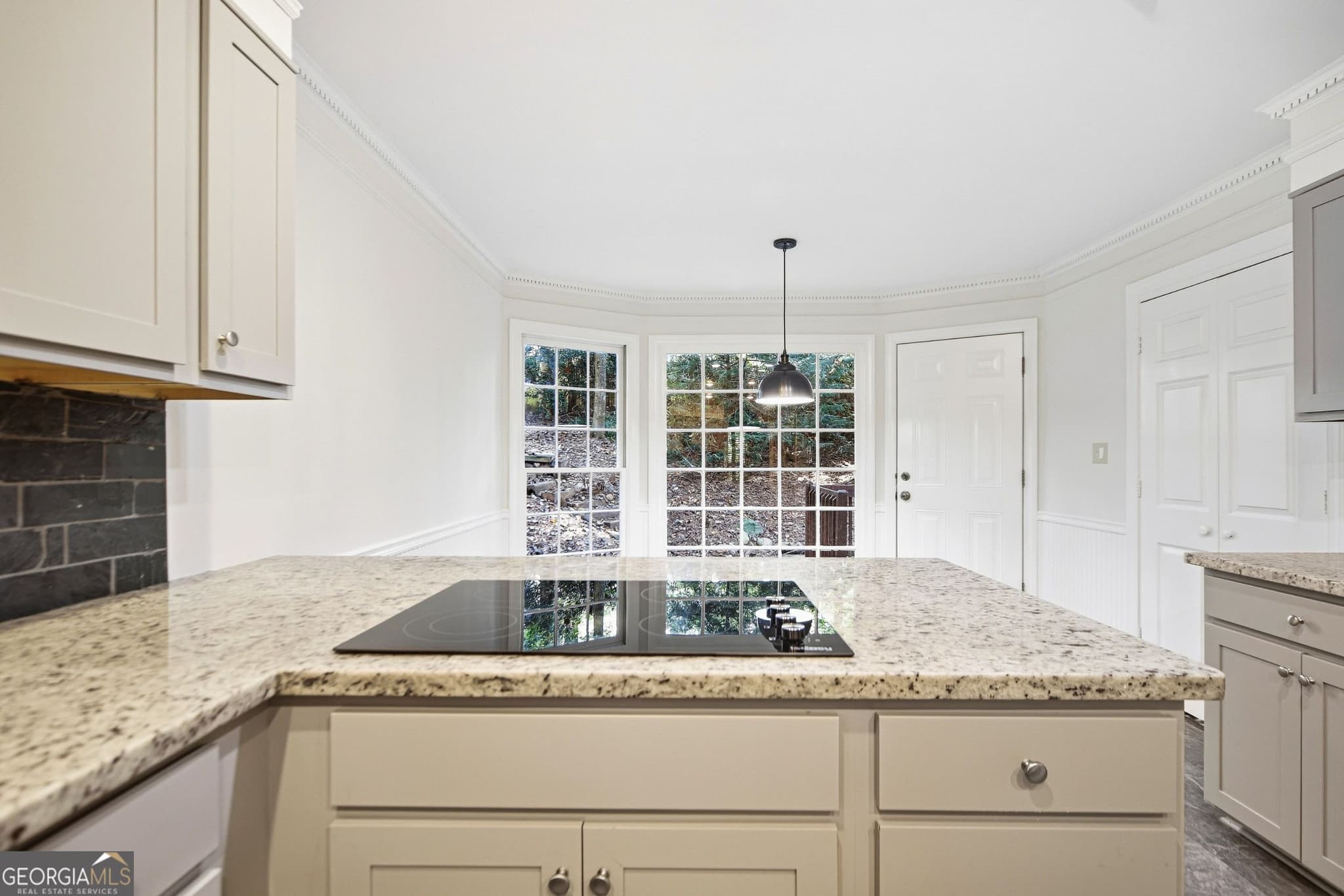 4 bedroom, 2.5 bathroom, 2,660 sq ft single family residence for sale at 305 Old Tree Trc, Roswell, GA 30075 — photo 9