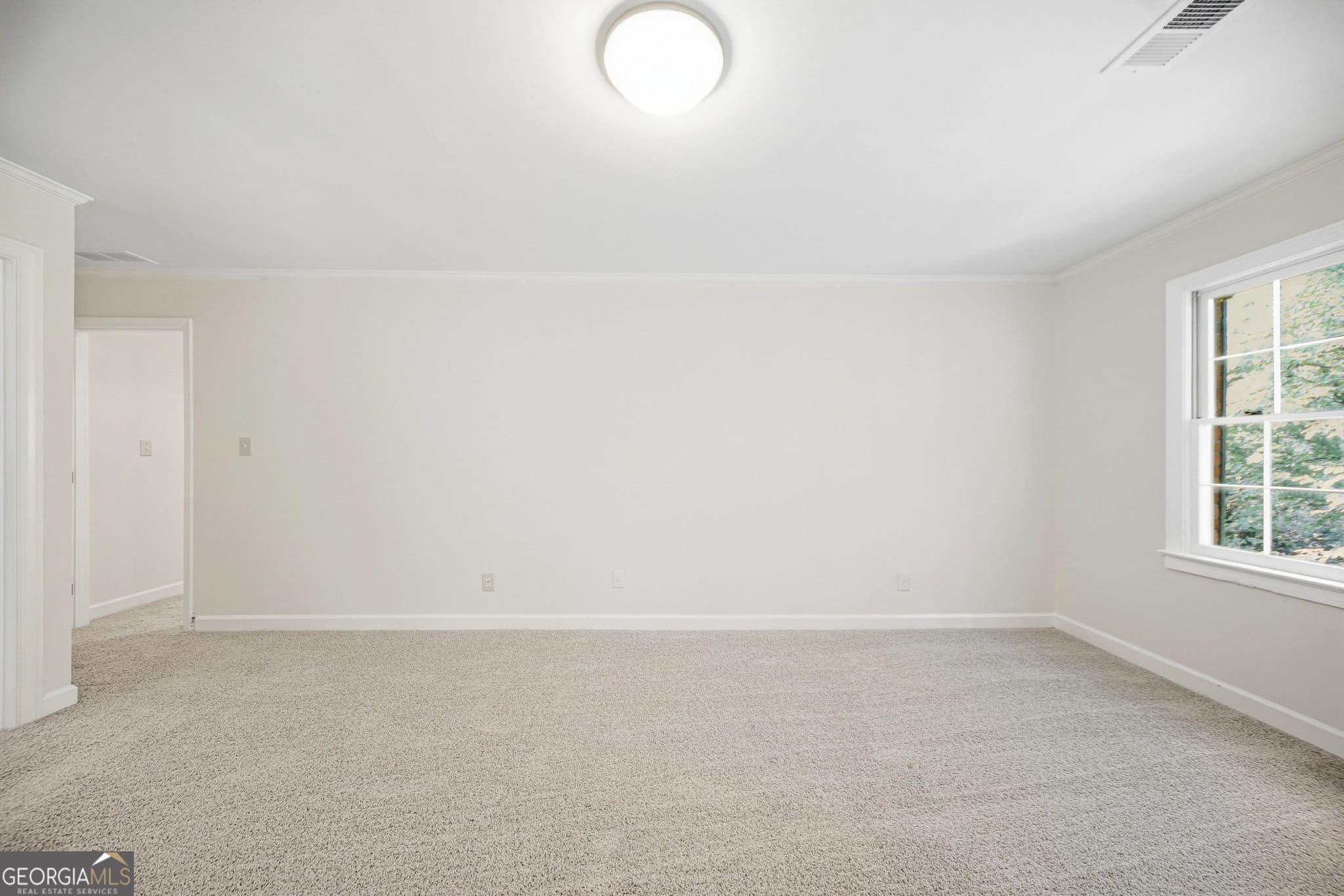 4 bedroom, 2.5 bathroom, 2,660 sq ft single family residence for sale at 305 Old Tree Trc, Roswell, GA 30075 — photo 4
