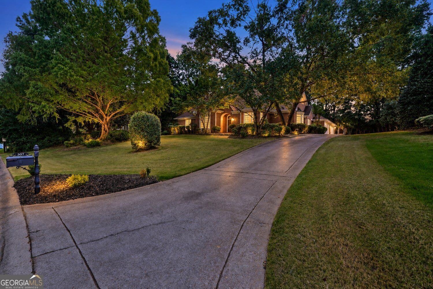 3 bedroom, 3 bathroom, 2,854 sq ft single family residence for sale at 307 Montrose Drive, Mcdonough, GA 30253 — photo 3