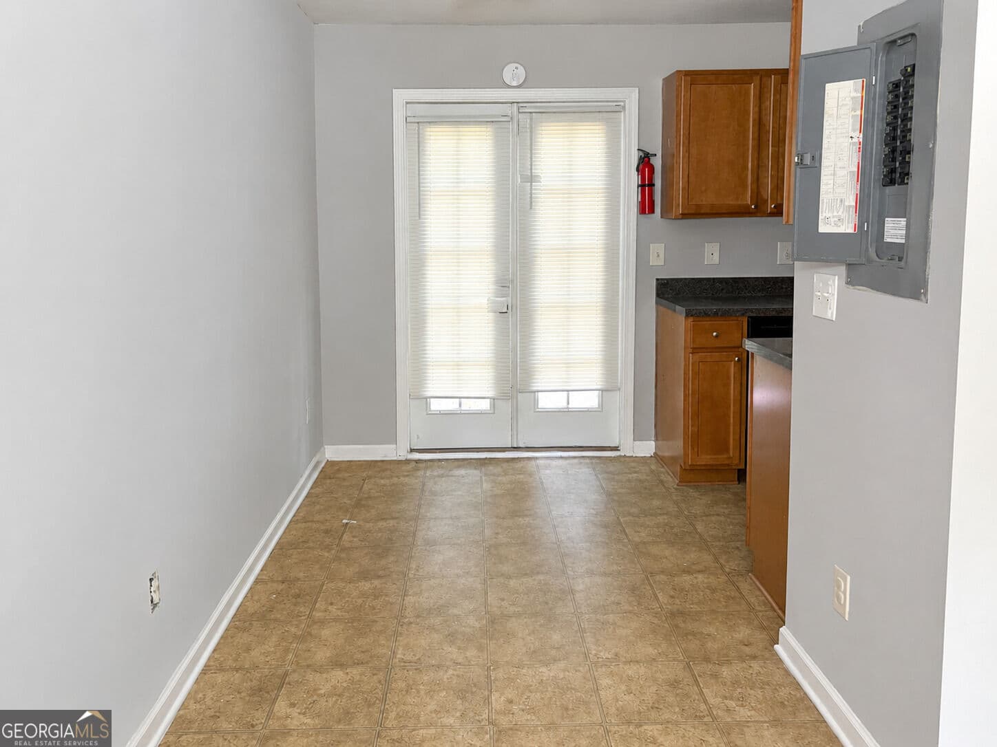 1 bedroom, 1.5 bathroom, 972 sq ft townhouse for sale at 1660 Stanton Road 3E, Atlanta, GA 30311 — photo 3