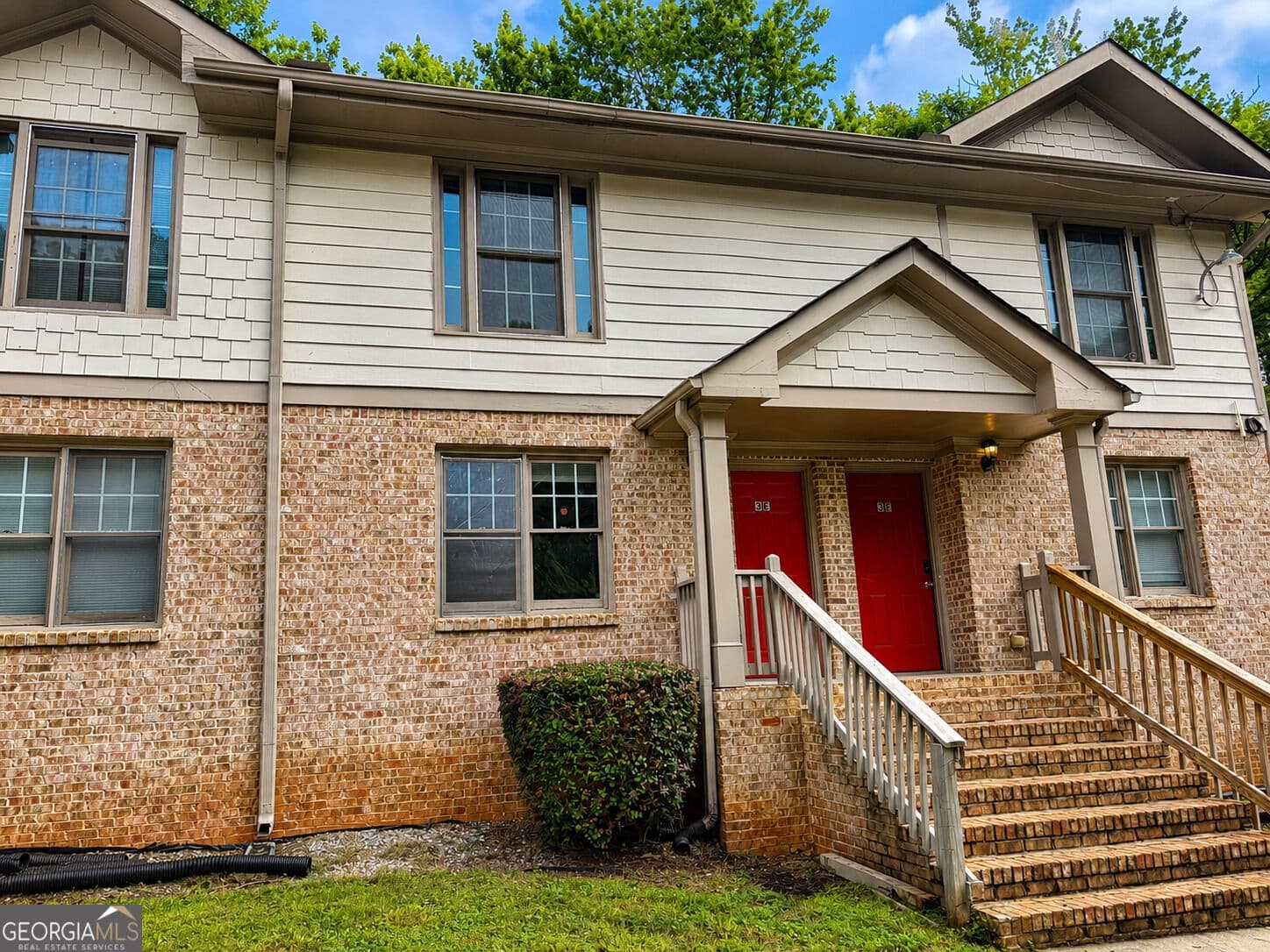 1 bedroom, 1.5 bathroom, 972 sq ft townhouse for sale at 1660 Stanton Road 3E, Atlanta, GA 30311 — photo 1 of 10