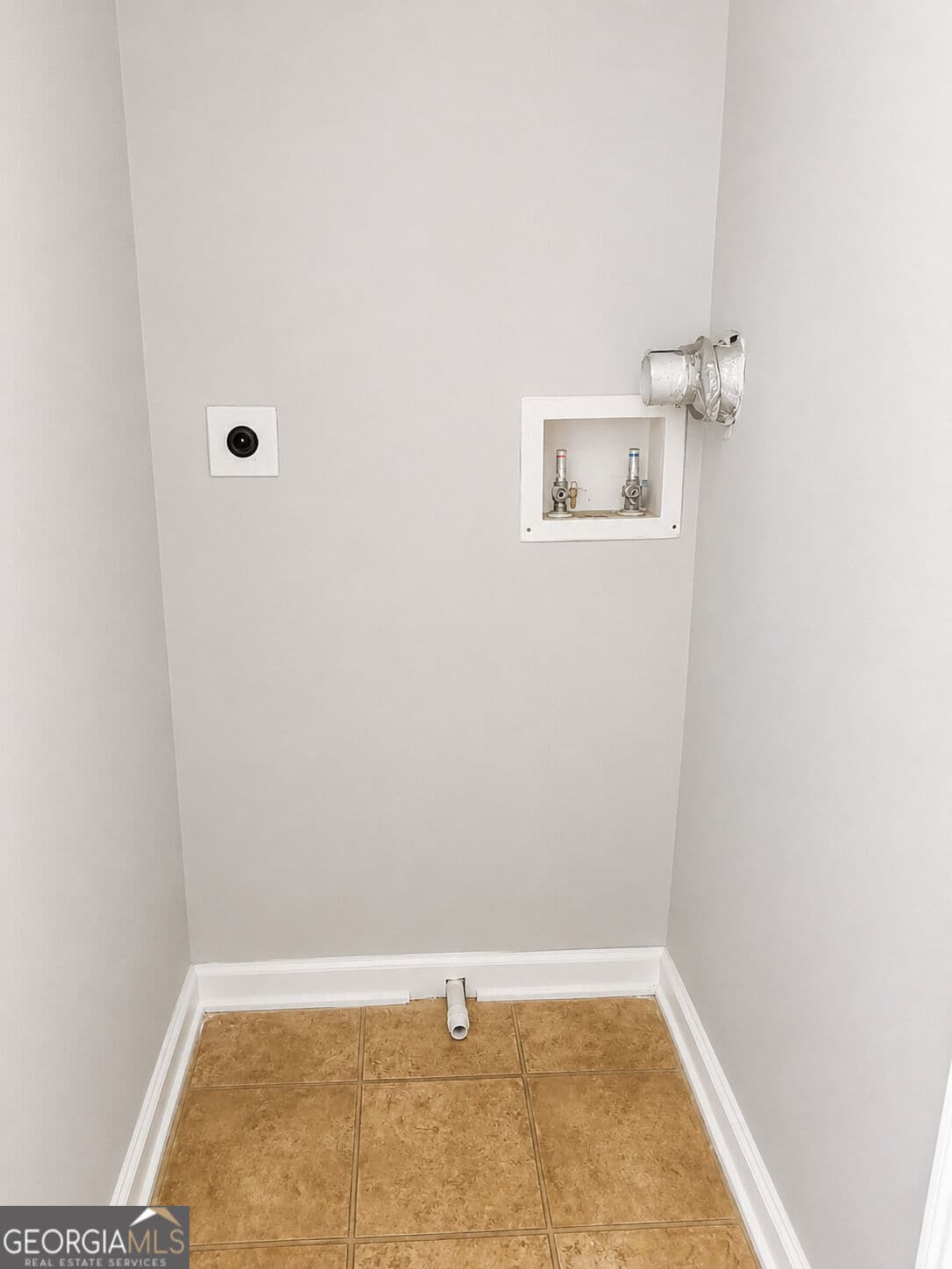 1 bedroom, 1.5 bathroom, 972 sq ft townhouse for sale at 1660 Stanton Road 3E, Atlanta, GA 30311 — photo 10