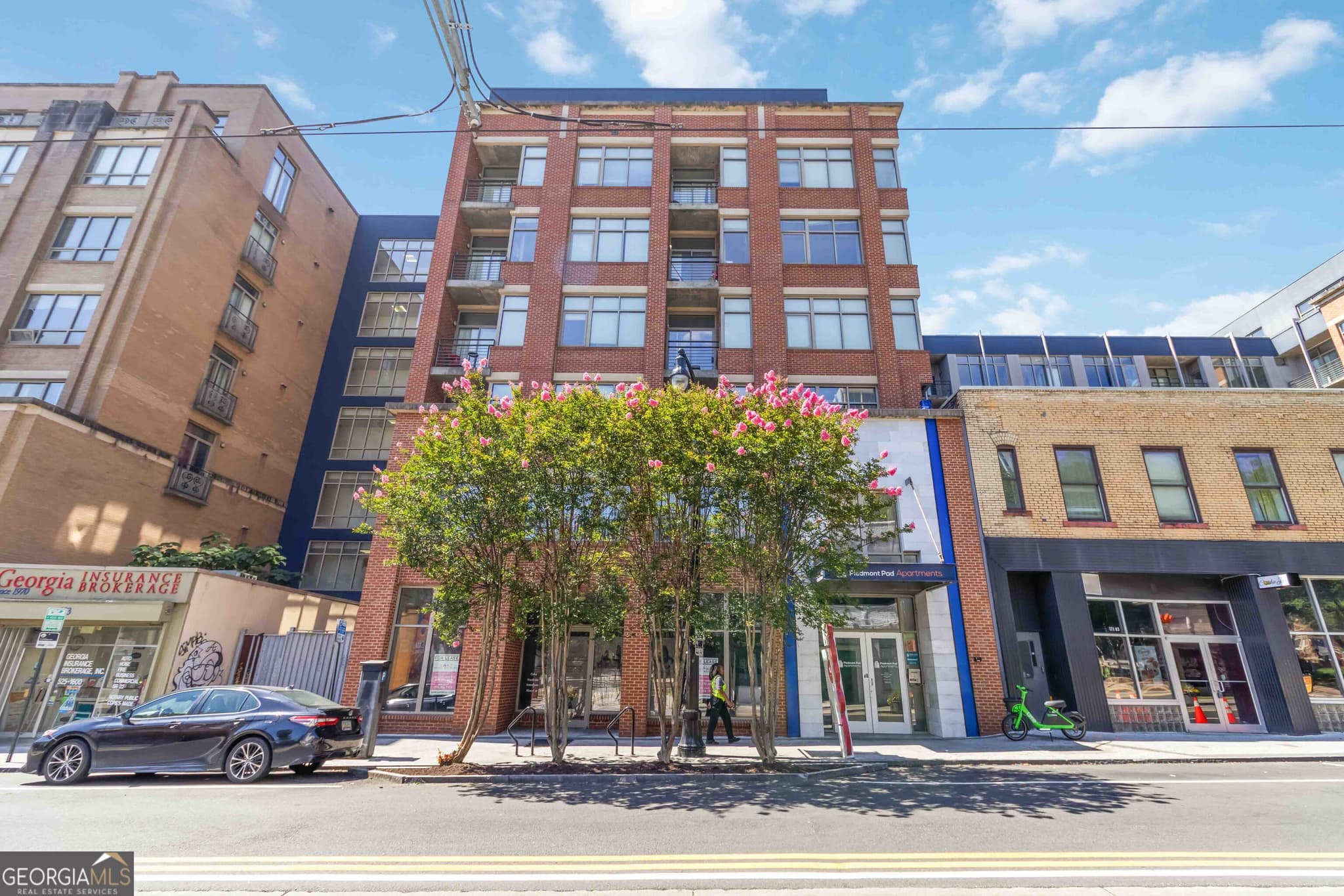 2 bedroom, 2 bathroom, 1,091 sq ft condominium for sale at 171 Auburn Avenue 527, Atlanta, GA 30303 — photo 1 of 31