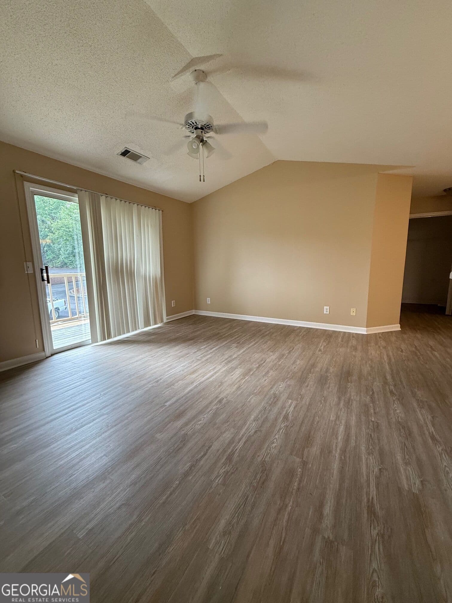 1 bedroom, 1 bathroom apartment for rent at 320 Ridgewood Avenue B4, Gainesville, GA 30501 for $1,235 a month — photo 5