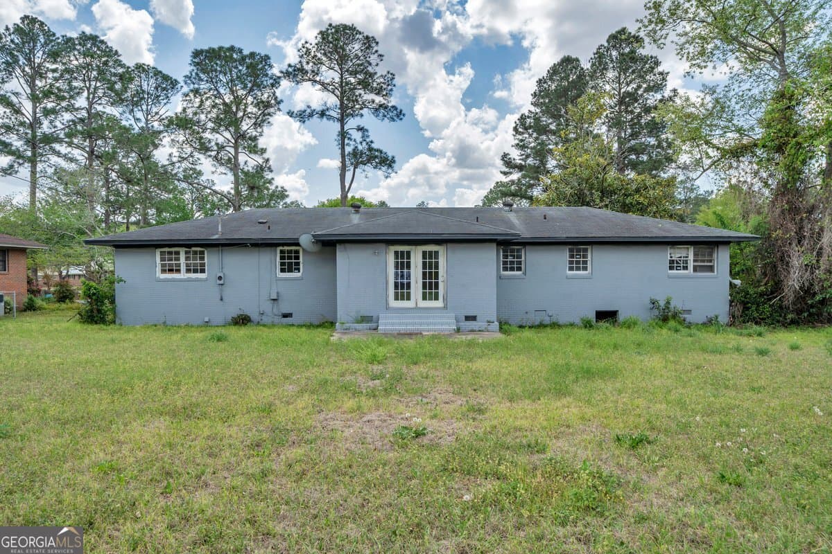3 bedroom, 2 bathroom, 1,780 sq ft single family residence for sale at 715 E 29th Avenue, Cordele, GA 31015 — photo 3