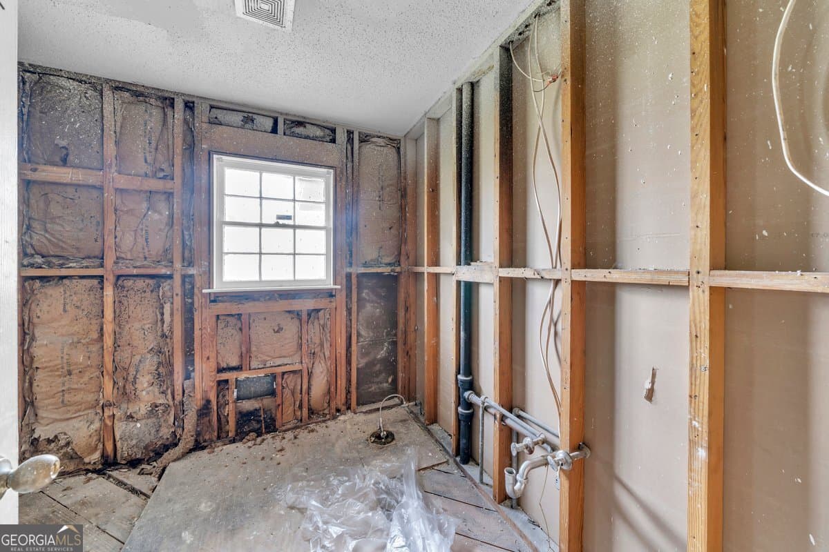3 bedroom, 2 bathroom, 1,780 sq ft single family residence for sale at 715 E 29th Avenue, Cordele, GA 31015 — photo 9