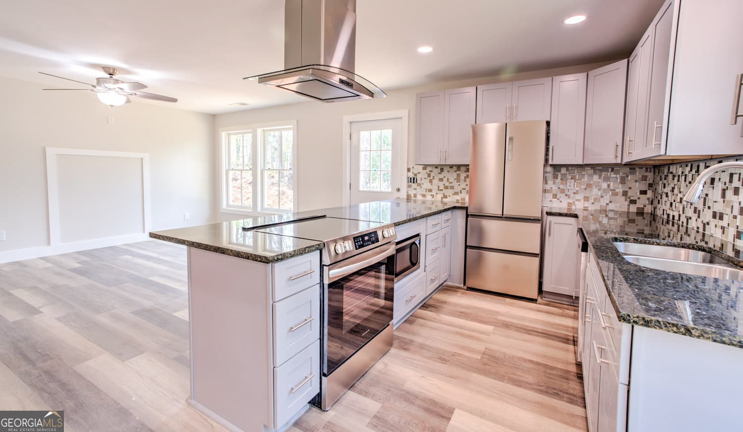 1 bedroom, 1 bathroom, 867 sq ft single family residence for sale at 136 Key Lane, Lakemont, GA 30552 — photo 7