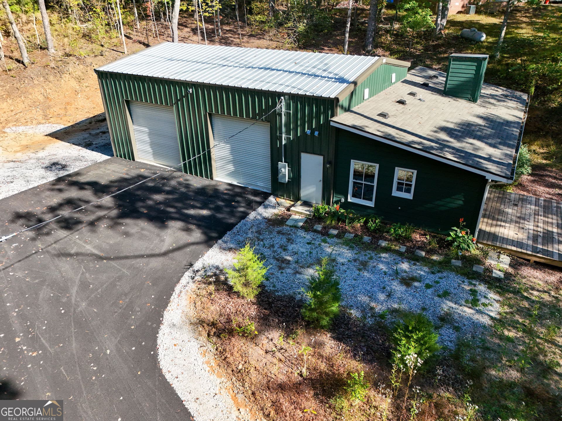 1 bedroom, 1 bathroom, 867 sq ft single family residence for sale at 136 Key Lane, Lakemont, GA 30552