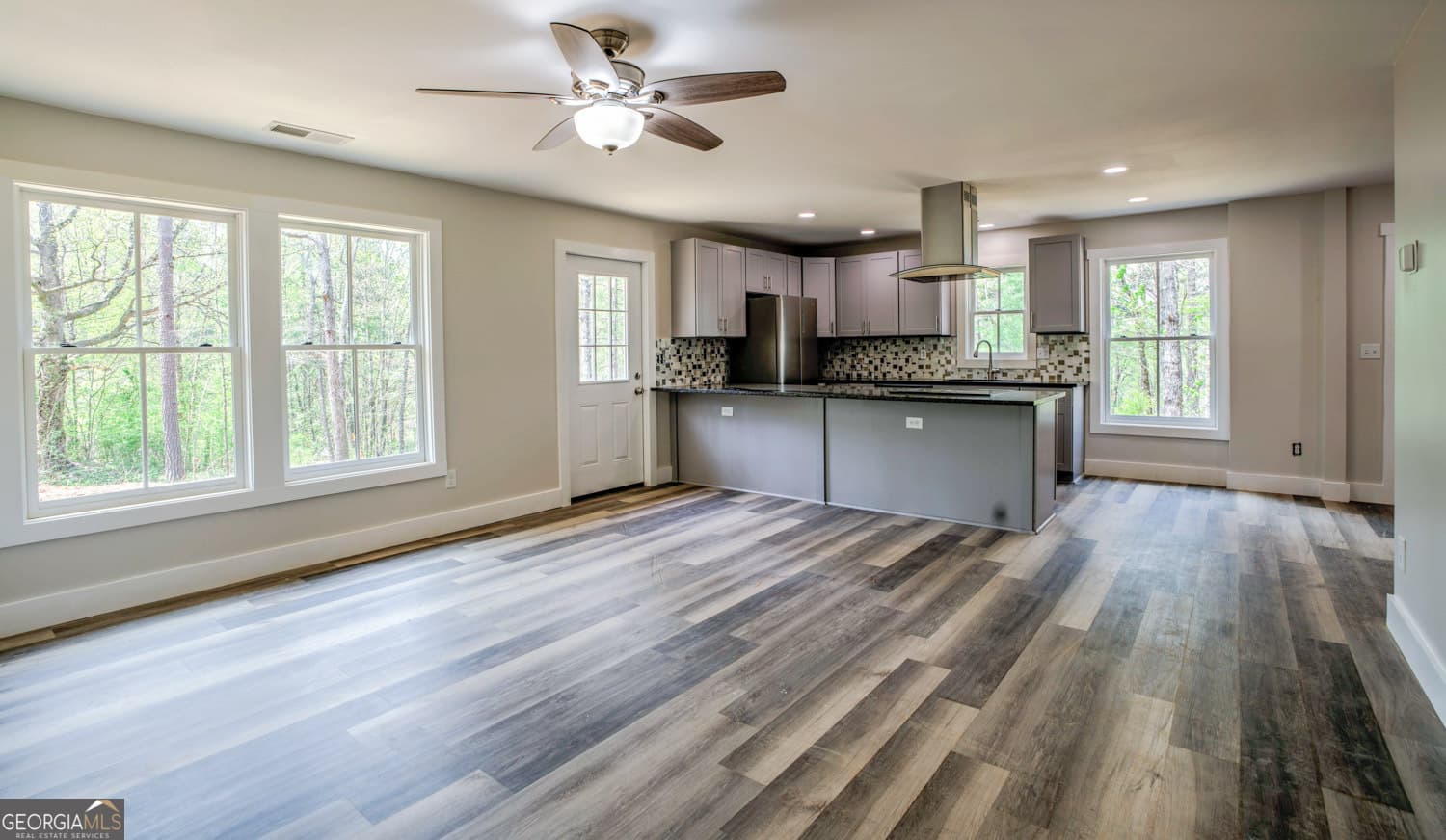 1 bedroom, 1 bathroom, 867 sq ft single family residence for sale at 136 Key Lane, Lakemont, GA 30552 — photo 9