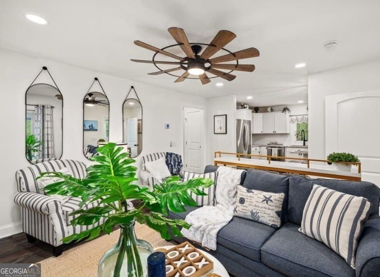 3 bedroom, 2 bathroom, 1,022 sq ft single family residence for sale at 251 Twilight Shores Road, Eatonton, GA 31024 — photo 2