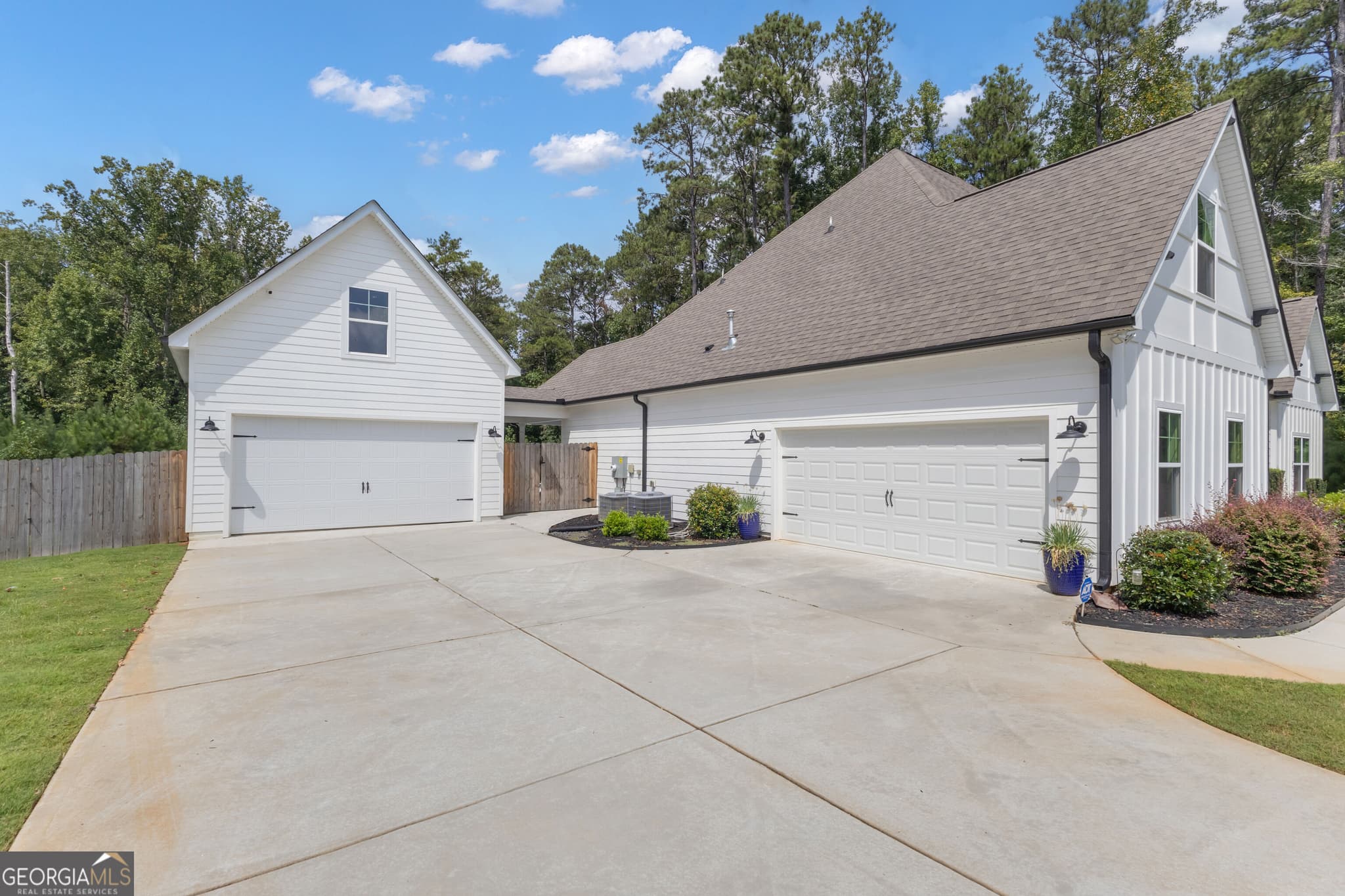 5 bedroom, 3.5 bathroom, 3,700 sq ft single family residence for sale at 130 Emery Nell Lane, Newnan, GA 30263 — photo 7