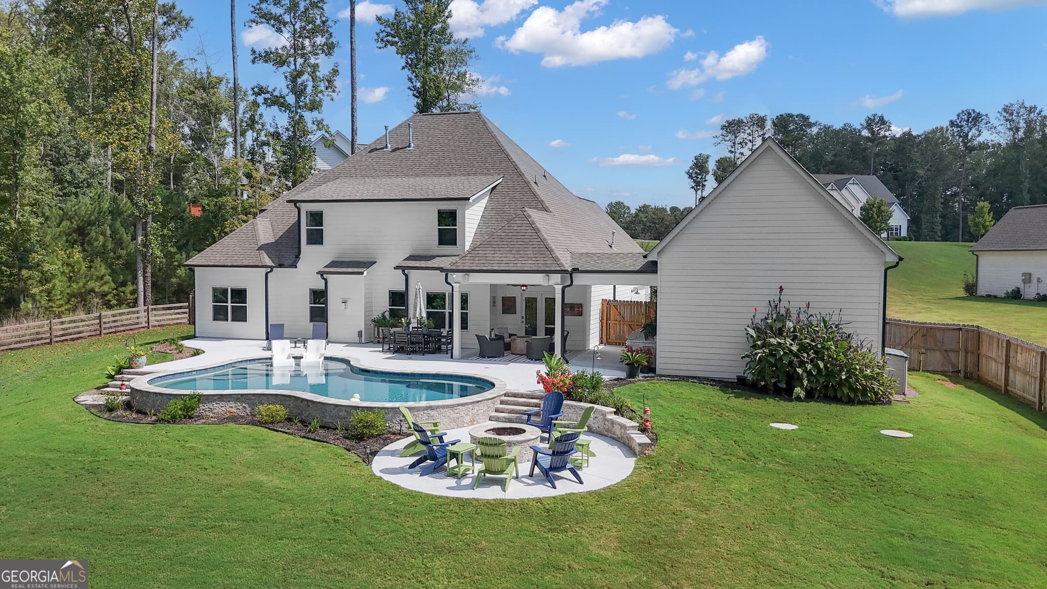 5 bedroom, 3.5 bathroom, 3,700 sq ft single family residence for sale at 130 Emery Nell Lane, Newnan, GA 30263 — photo 4