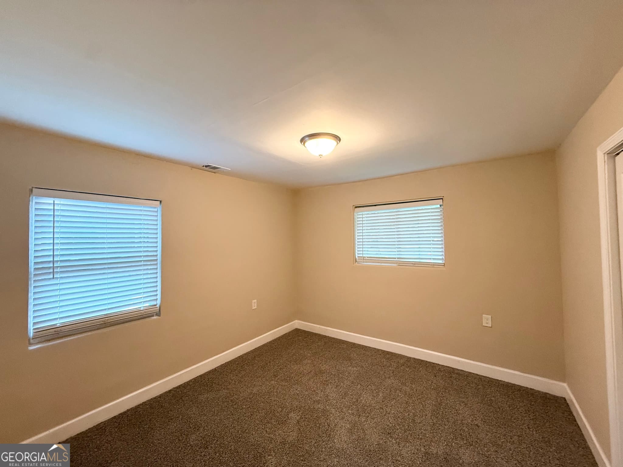 3 bedroom, 1 bathroom, 1,156 sq ft single family residence for sale at 1743 Carter Circle, East Point, GA 30344 — photo 6