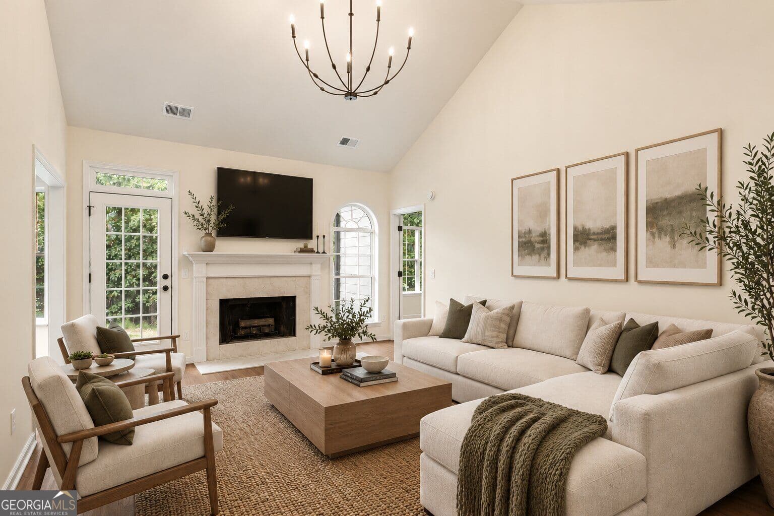 4 bedroom, 2 bathroom, 2,221 sq ft single family residence for sale at 5500 Arrowind Road, Lilburn, GA 30047 — photo 3